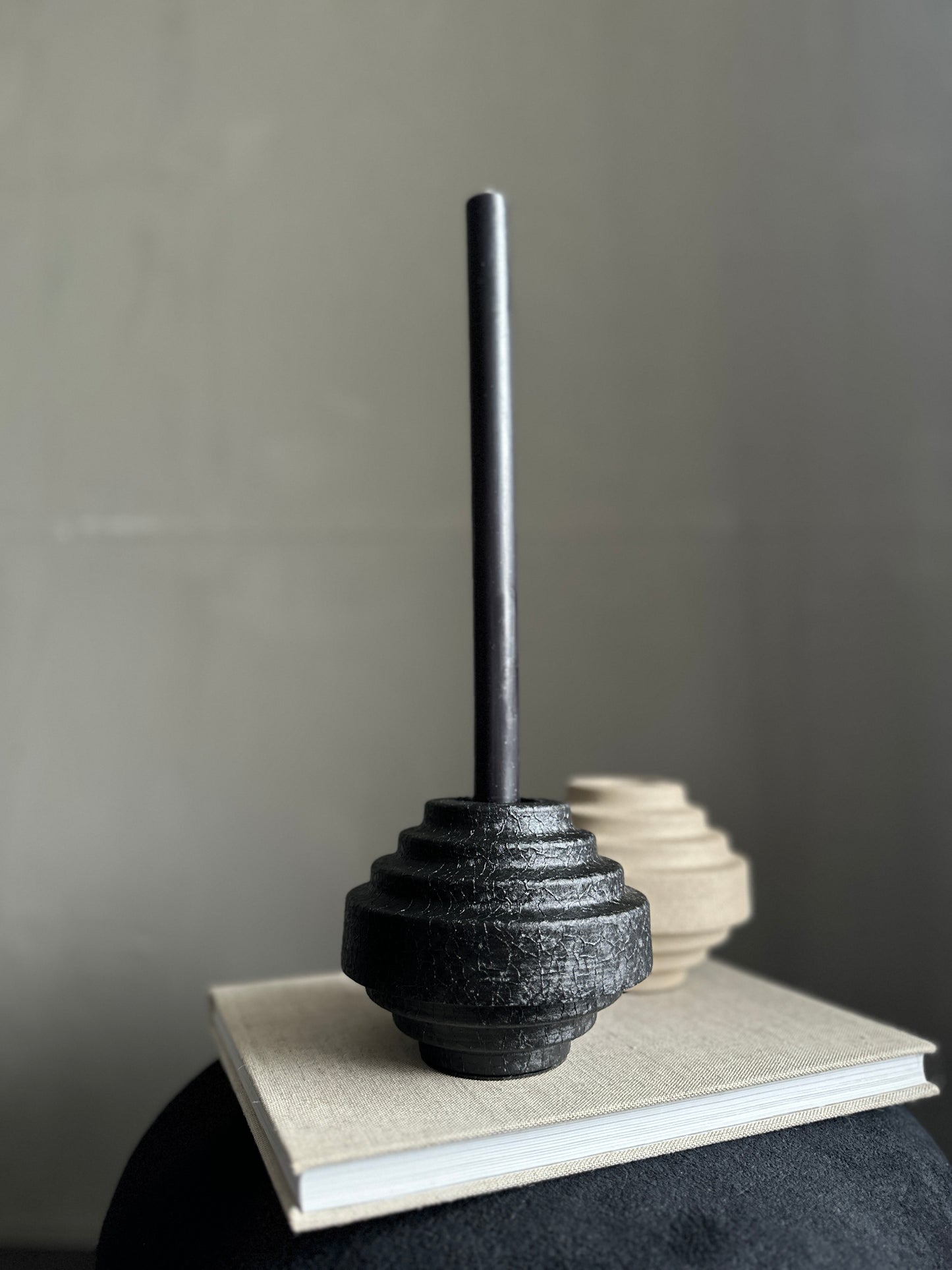 Candle plate -metal black