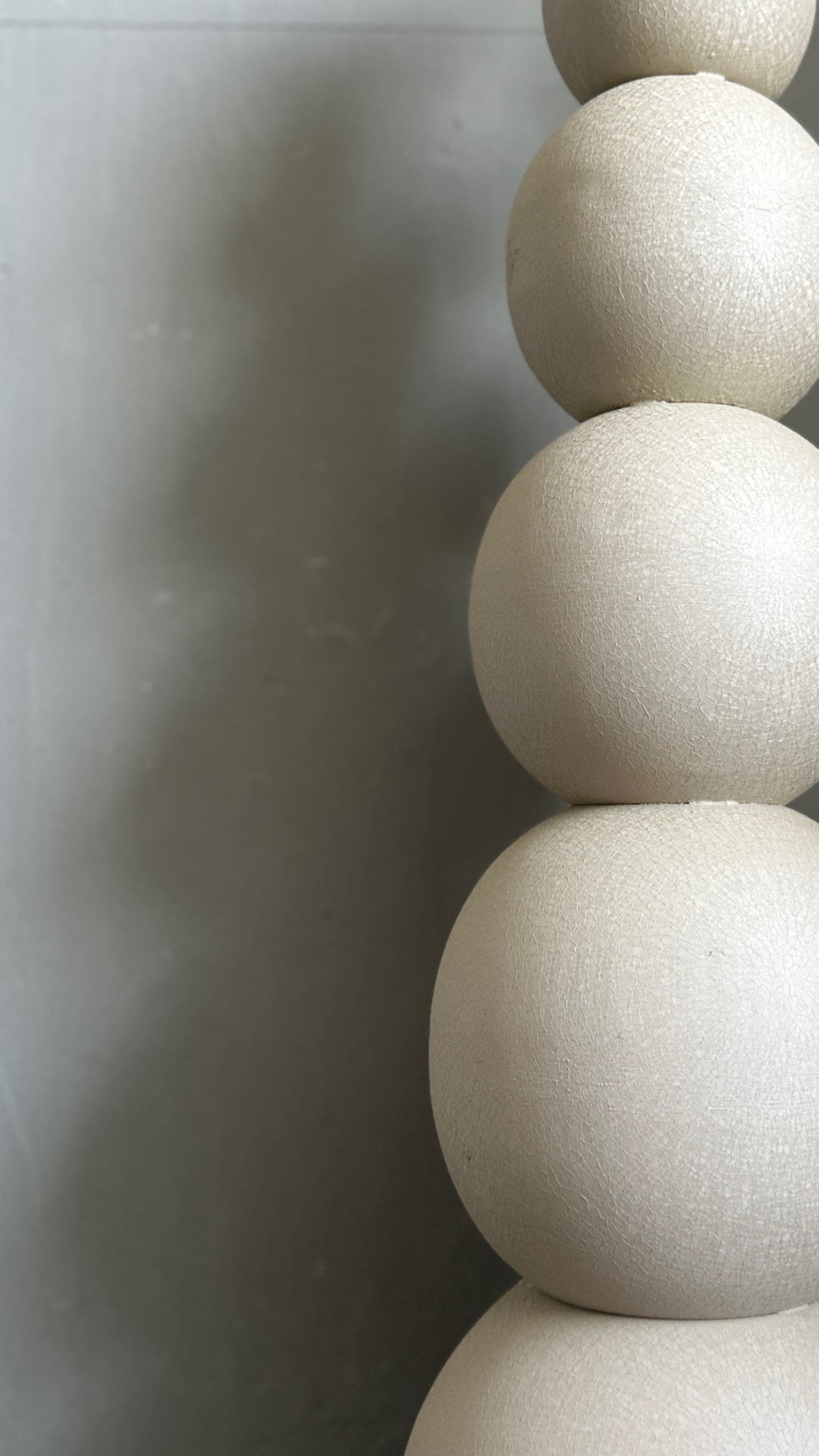 b a l l s. vase