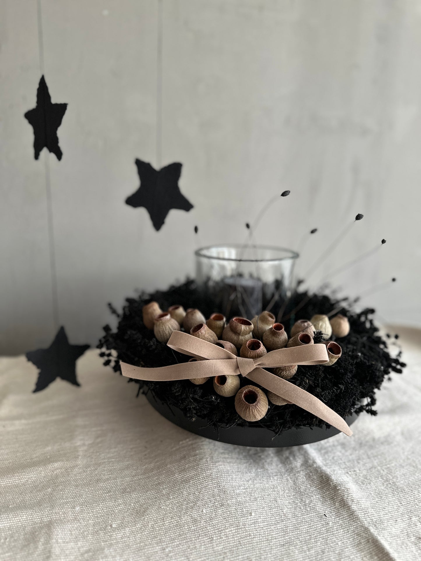 the black Advent | light