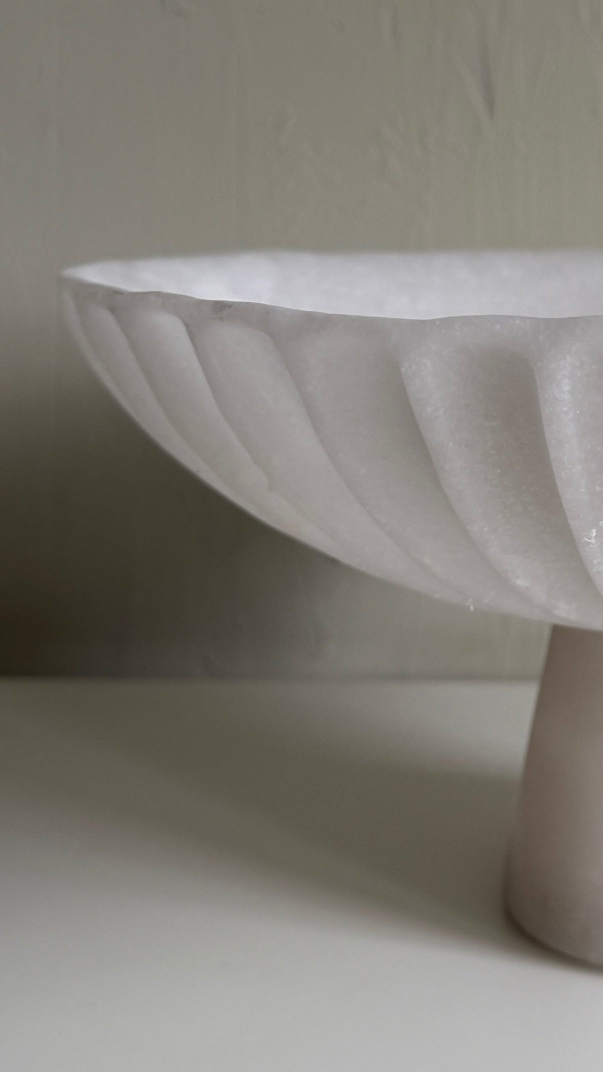 Candlestick white with dried flowers