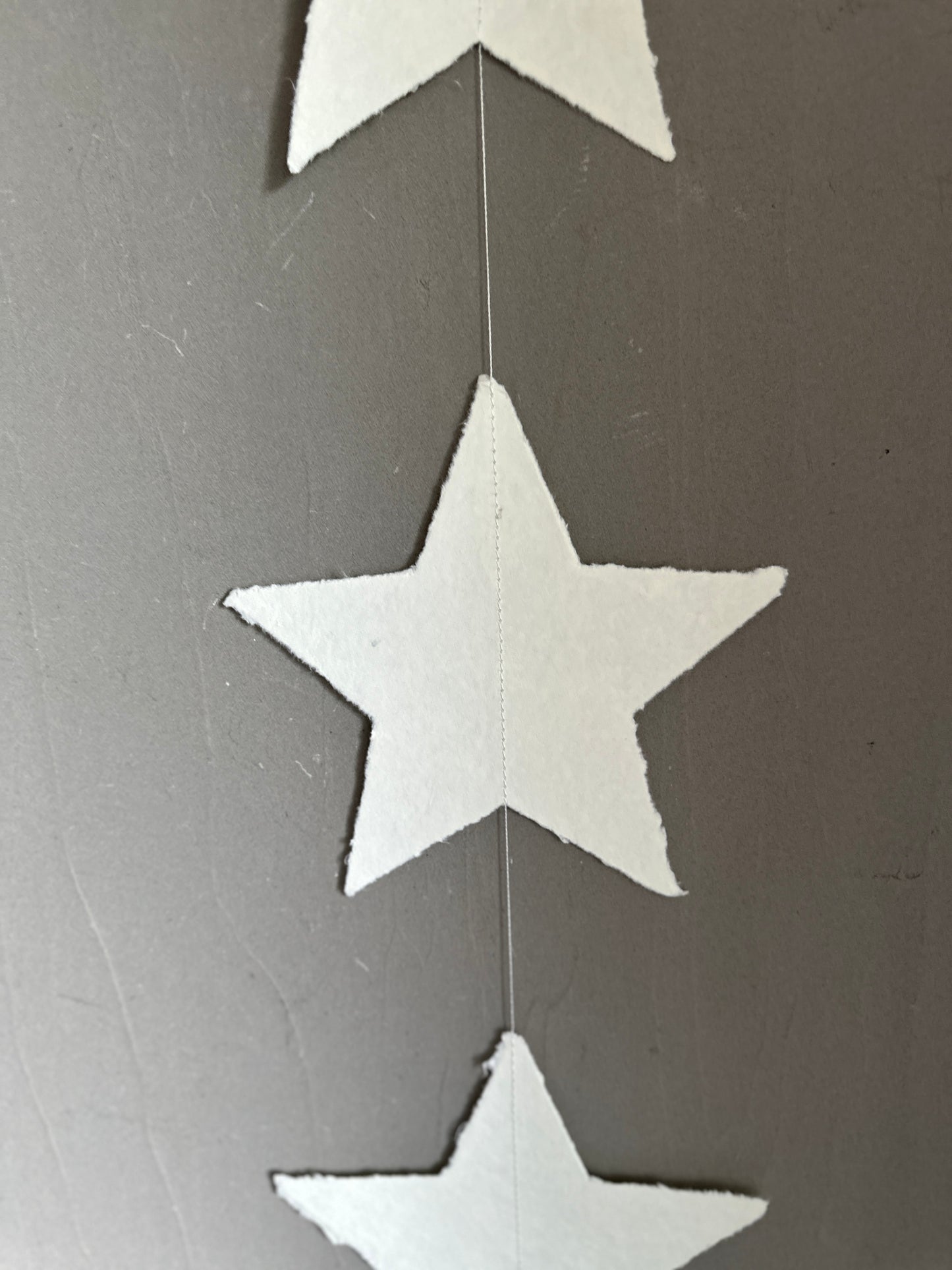 s t a r s - garland white