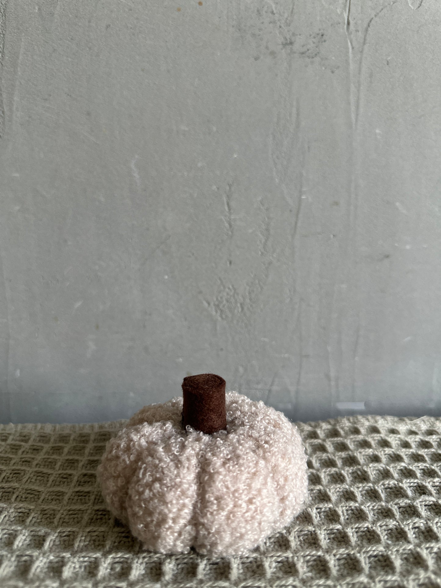 Hair clip -cream