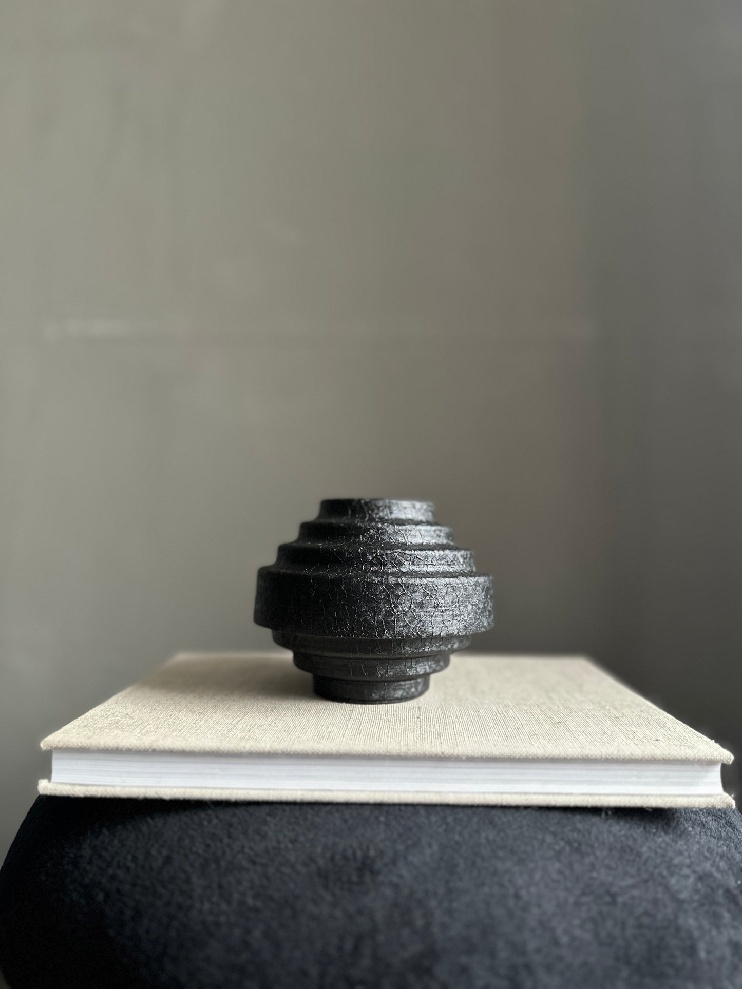 Candle plate -metal black