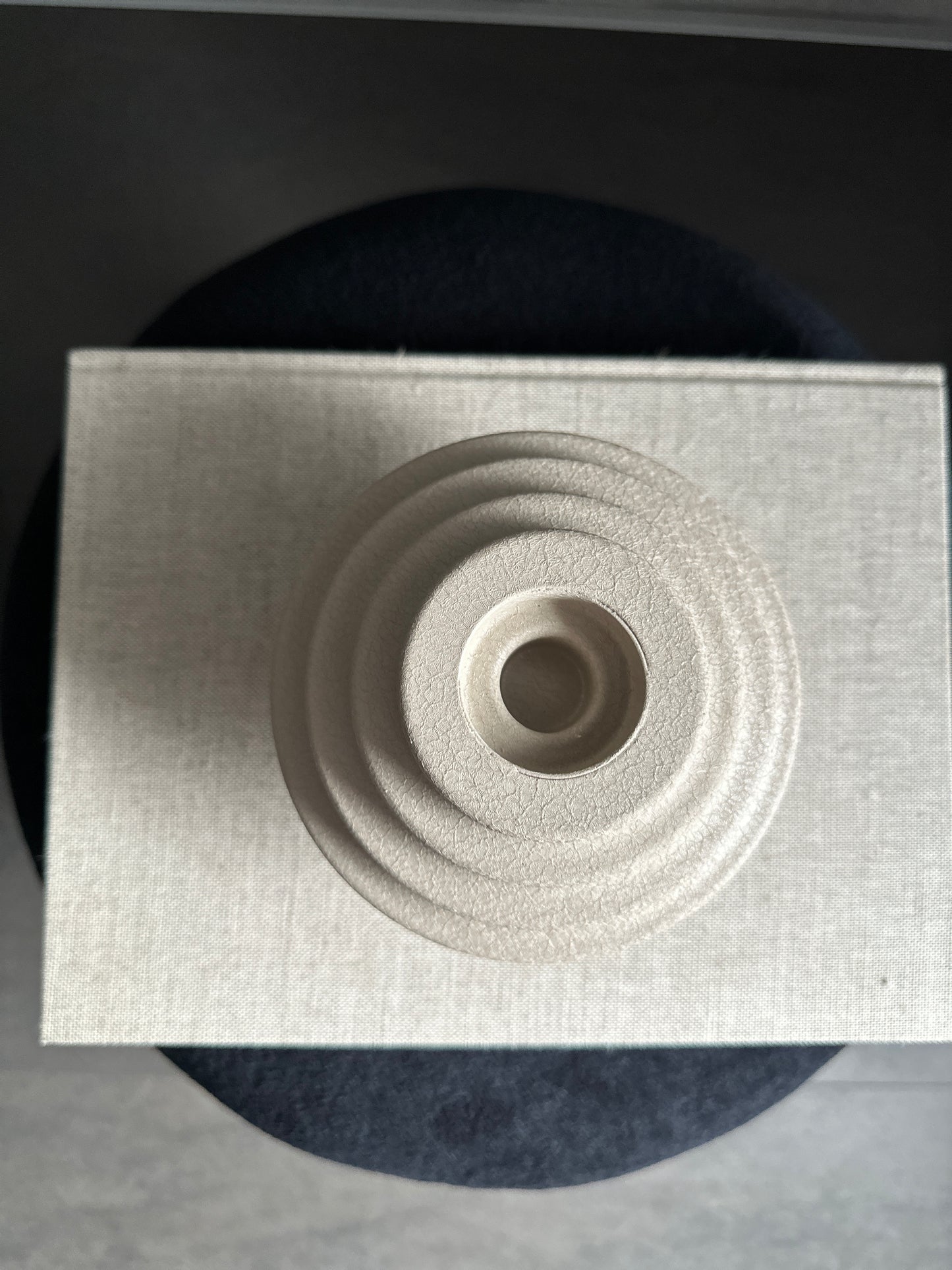 Candle plate -metal black