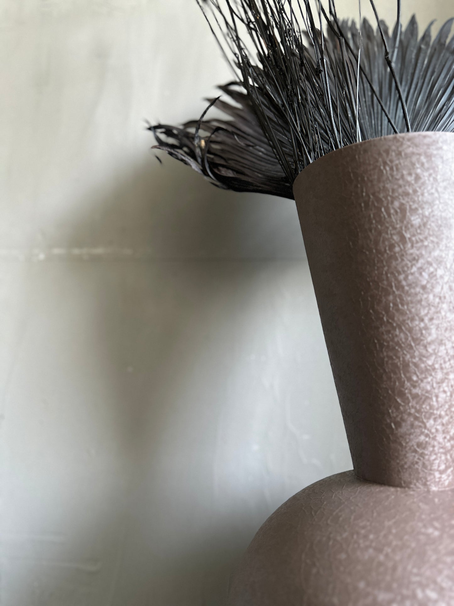 b r o w n.  vase