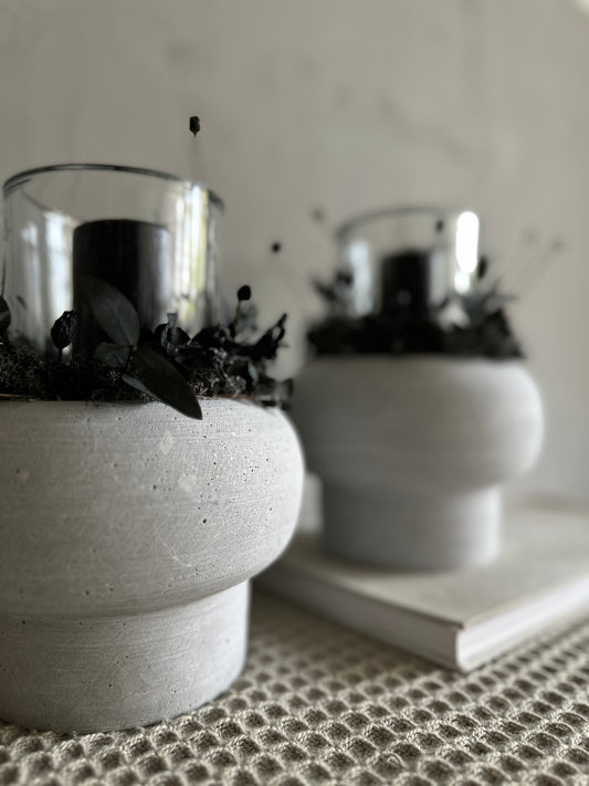 Vase &amp; happy flowers