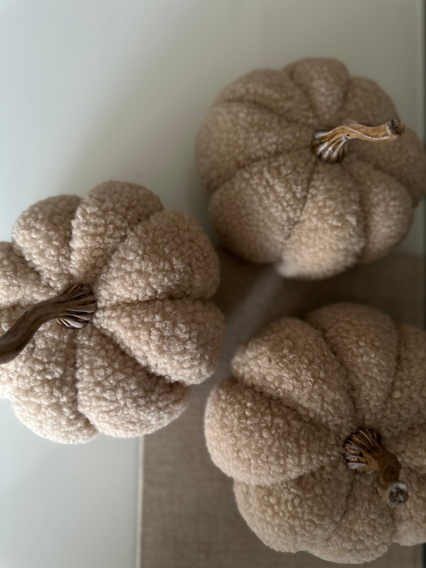 Star wooden beads -greige