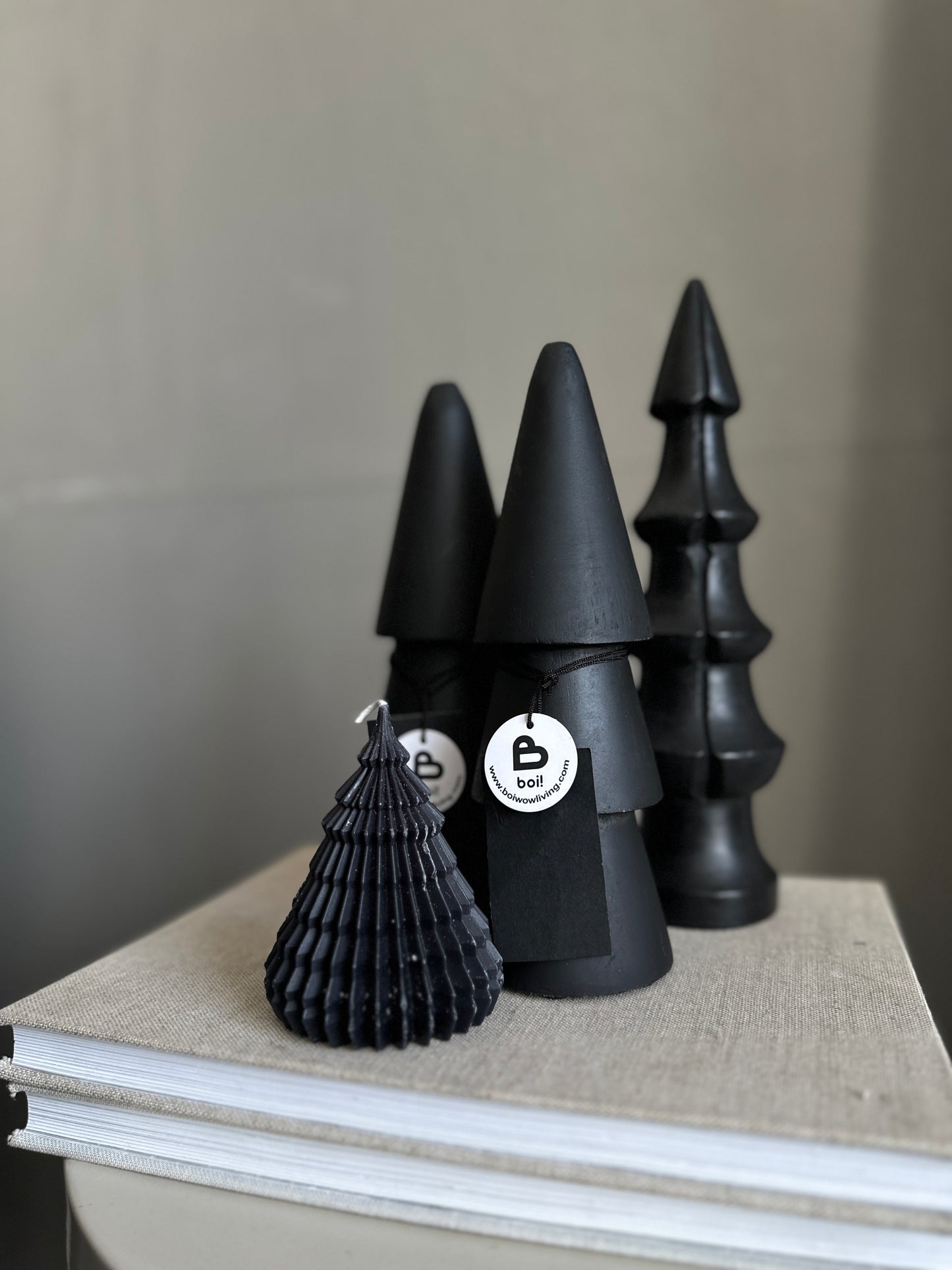 c h r i s t m a s.  tree