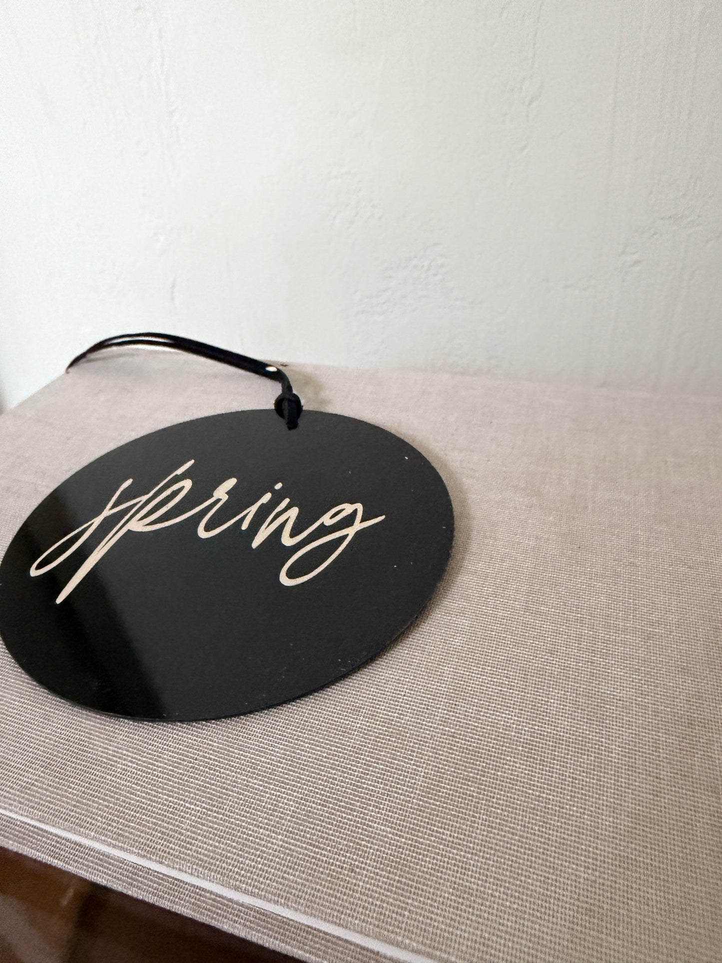 s p r i n g .   Acrylscheibe