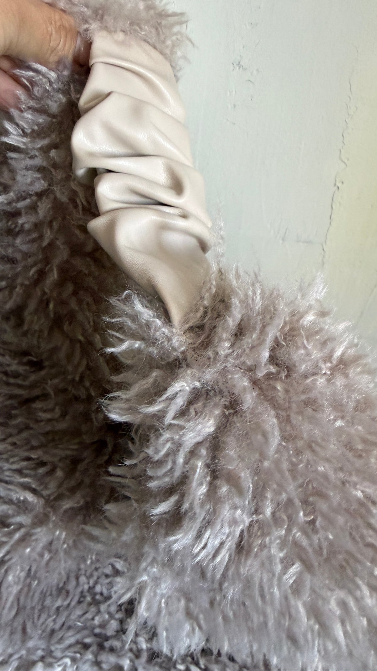 f a k e.  fur| bag
