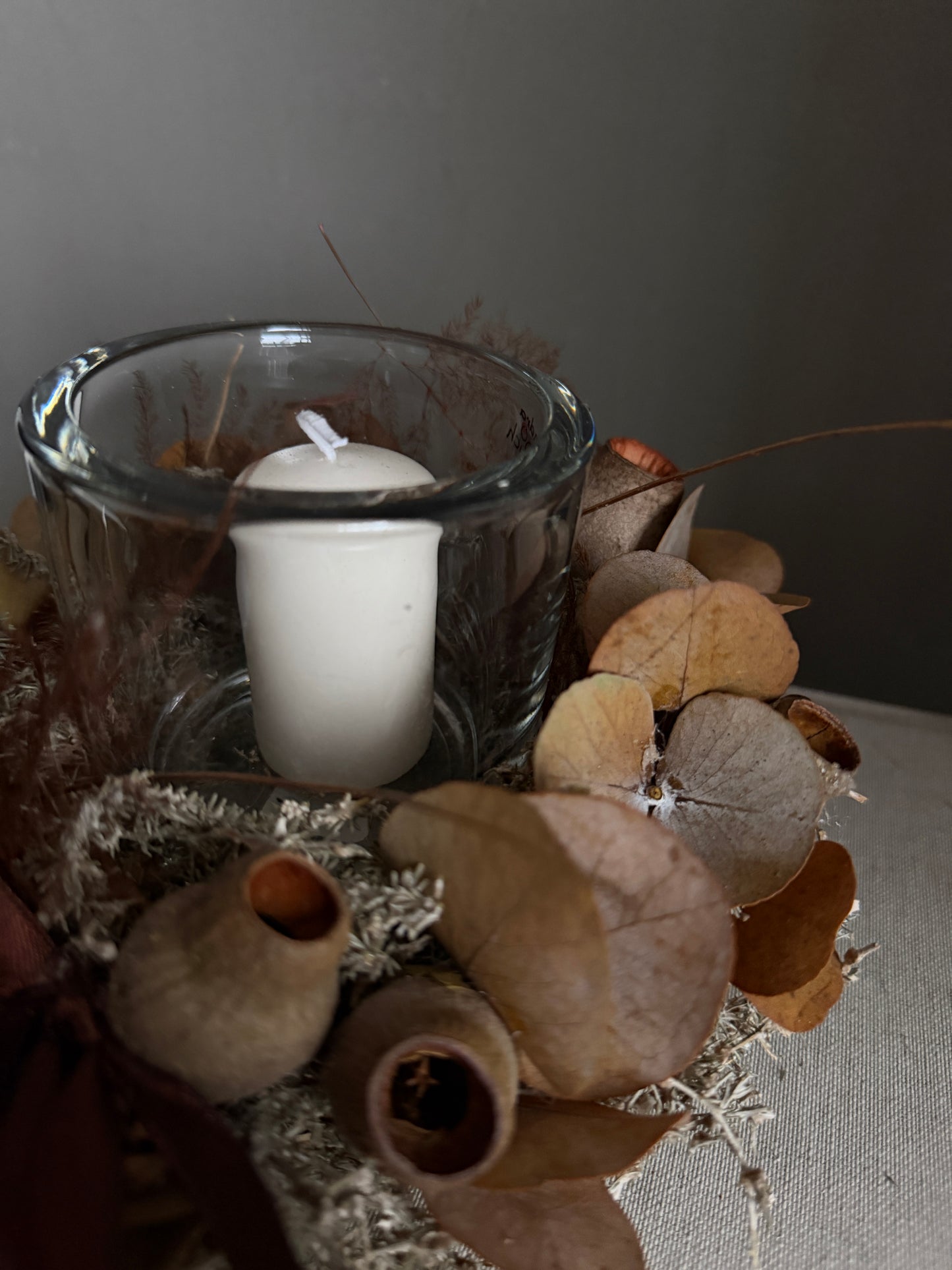 m i n i.  brown light