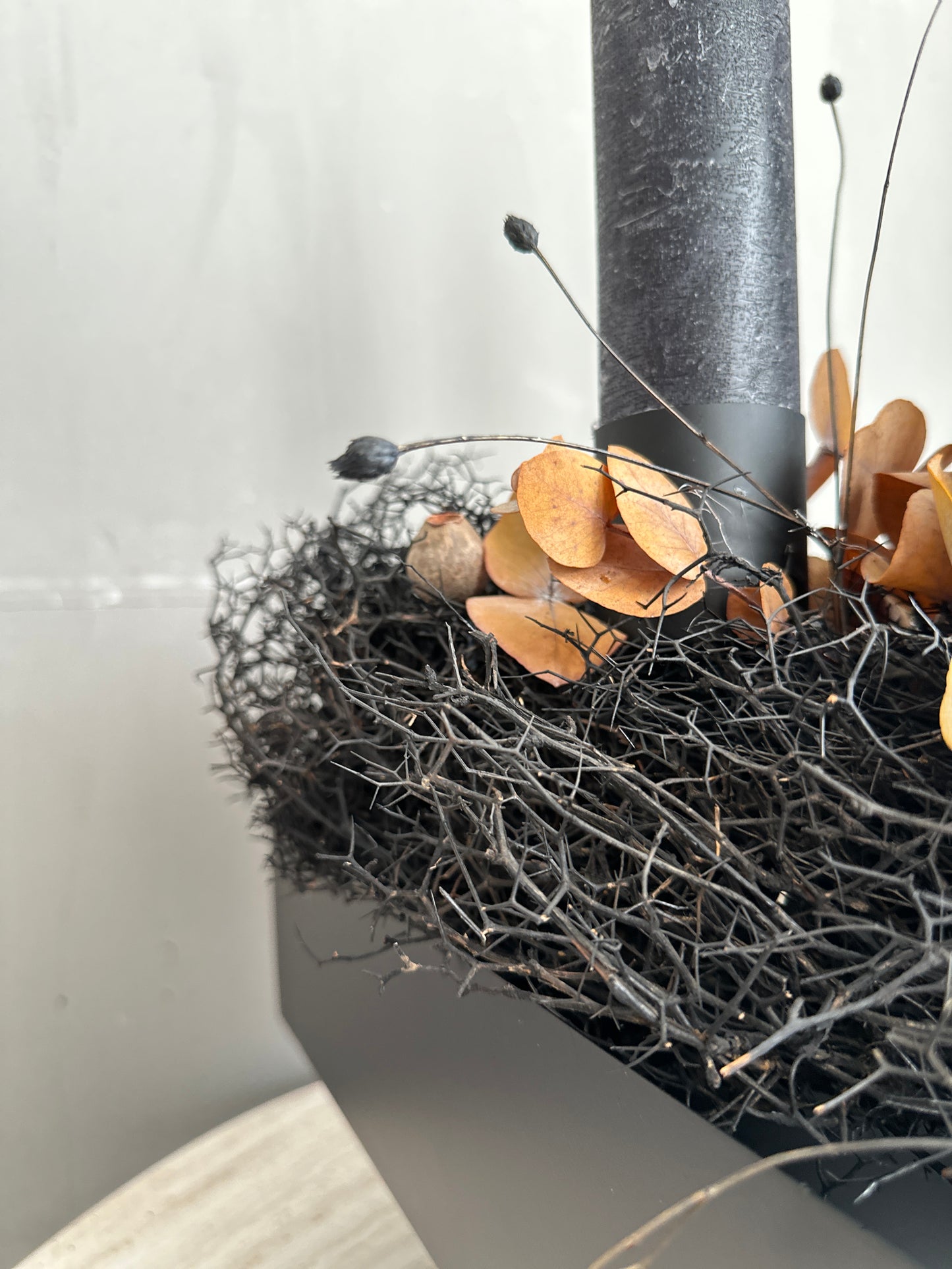 SET. a d v e n t -all black