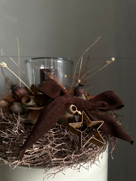 b r o w n. Advent- light