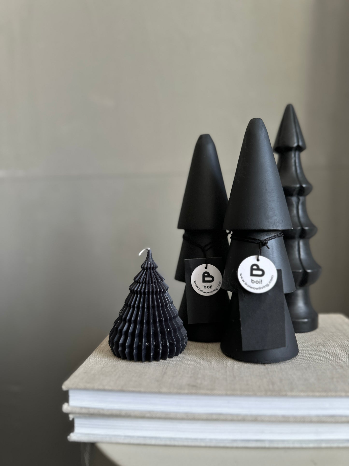 c h r i s t m a s.  tree