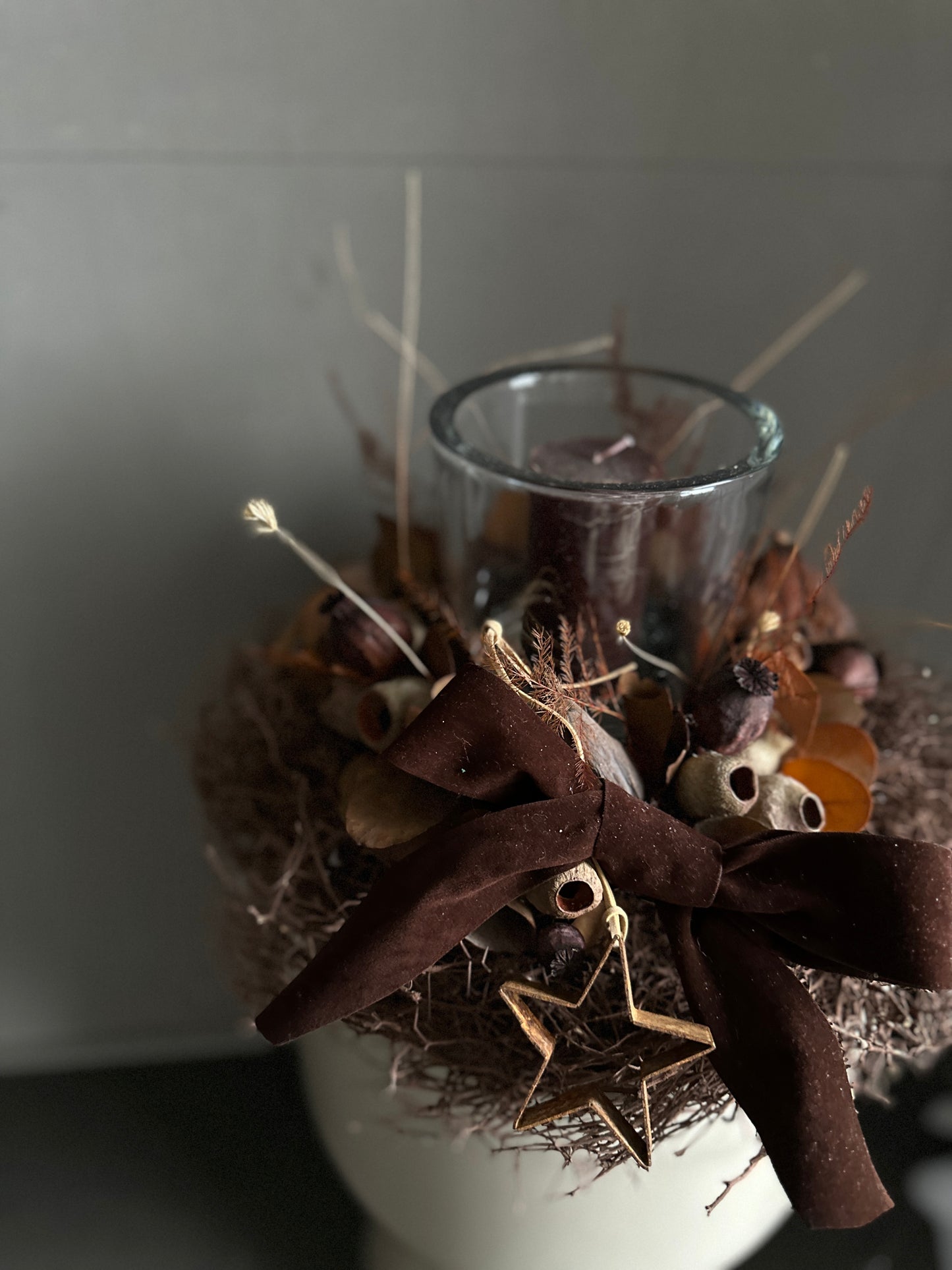 b r o w n. Advent- light