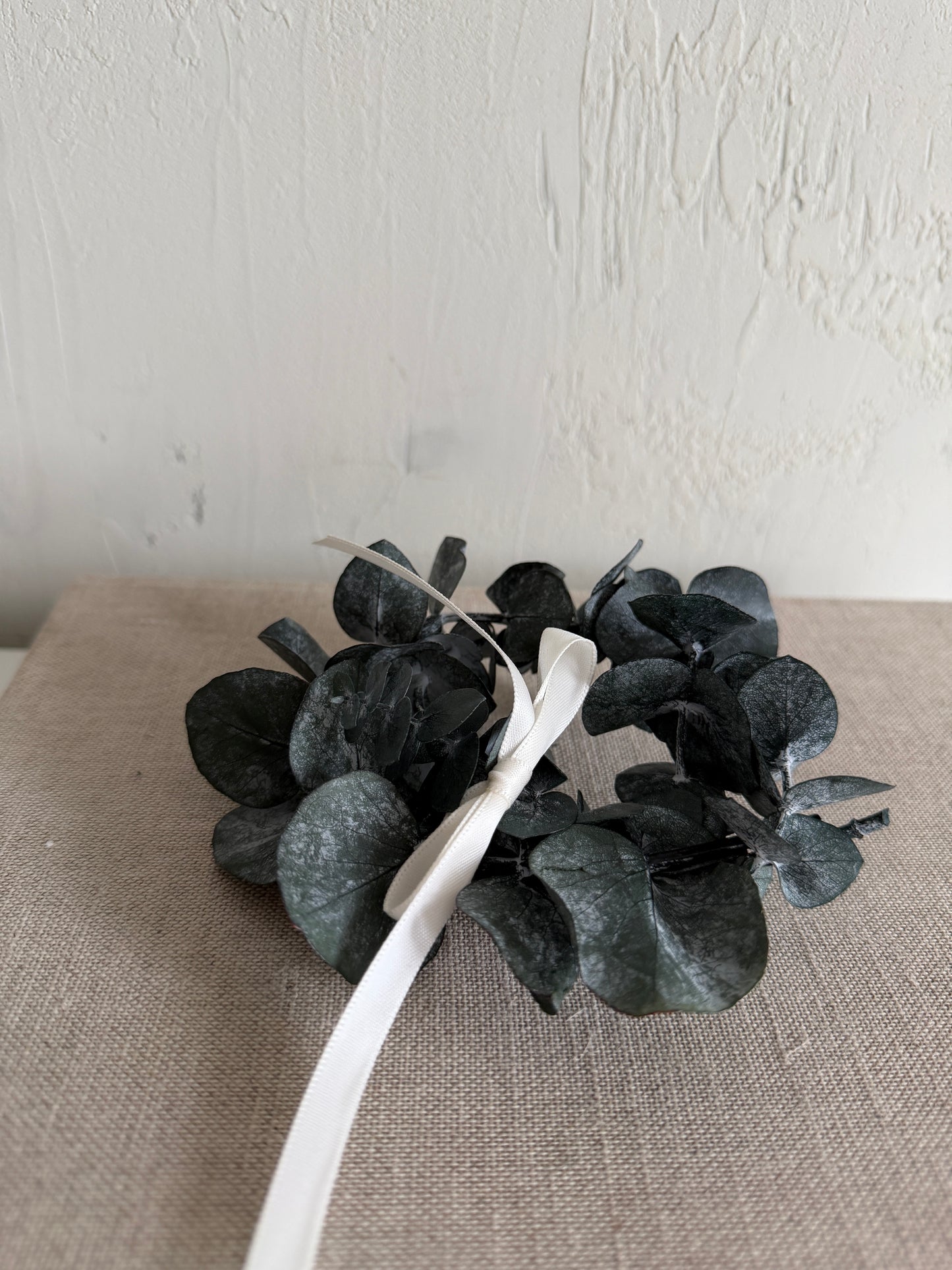 Candle plate -metal black