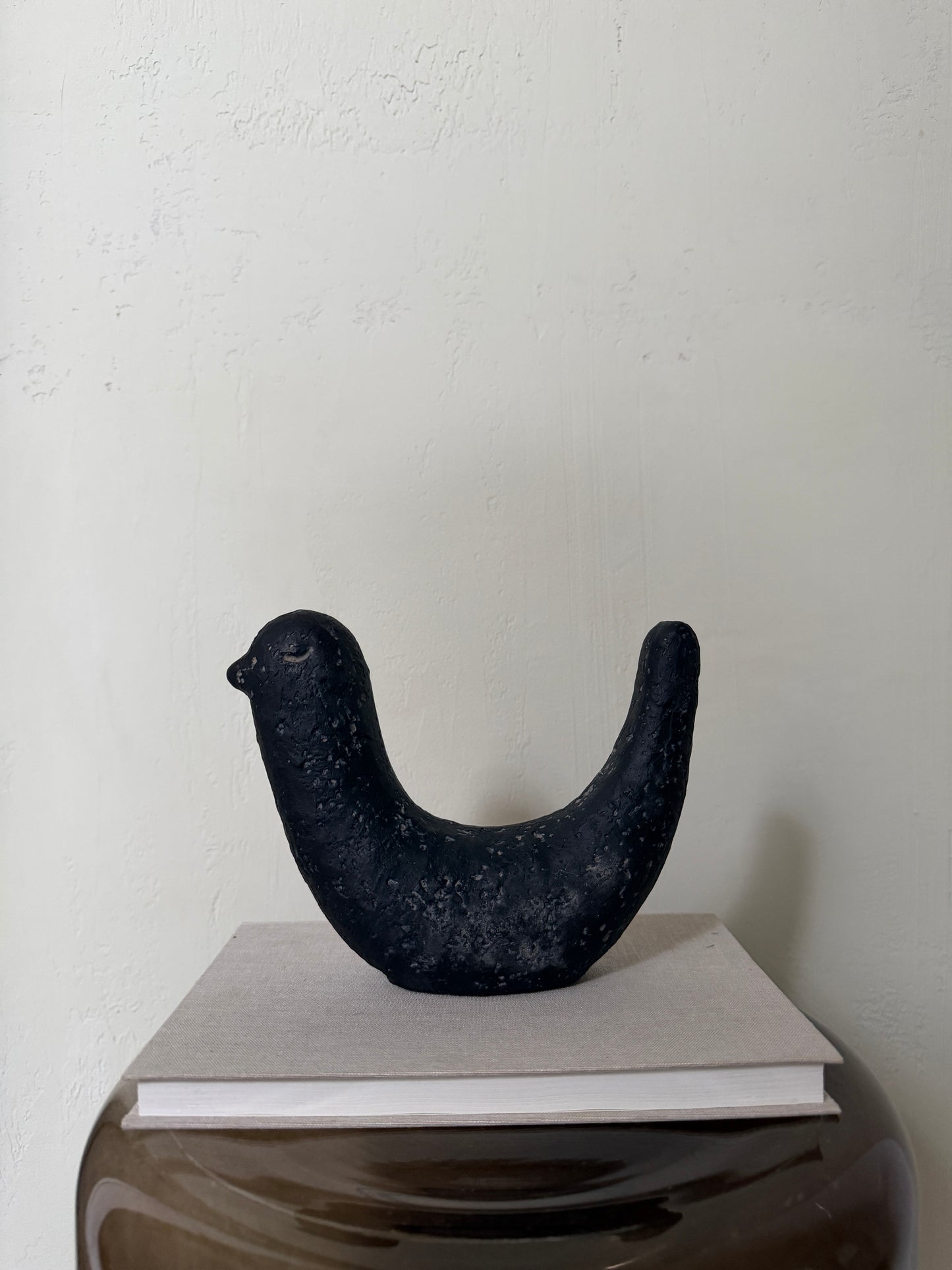 b i r d s.   black & mocha mousse