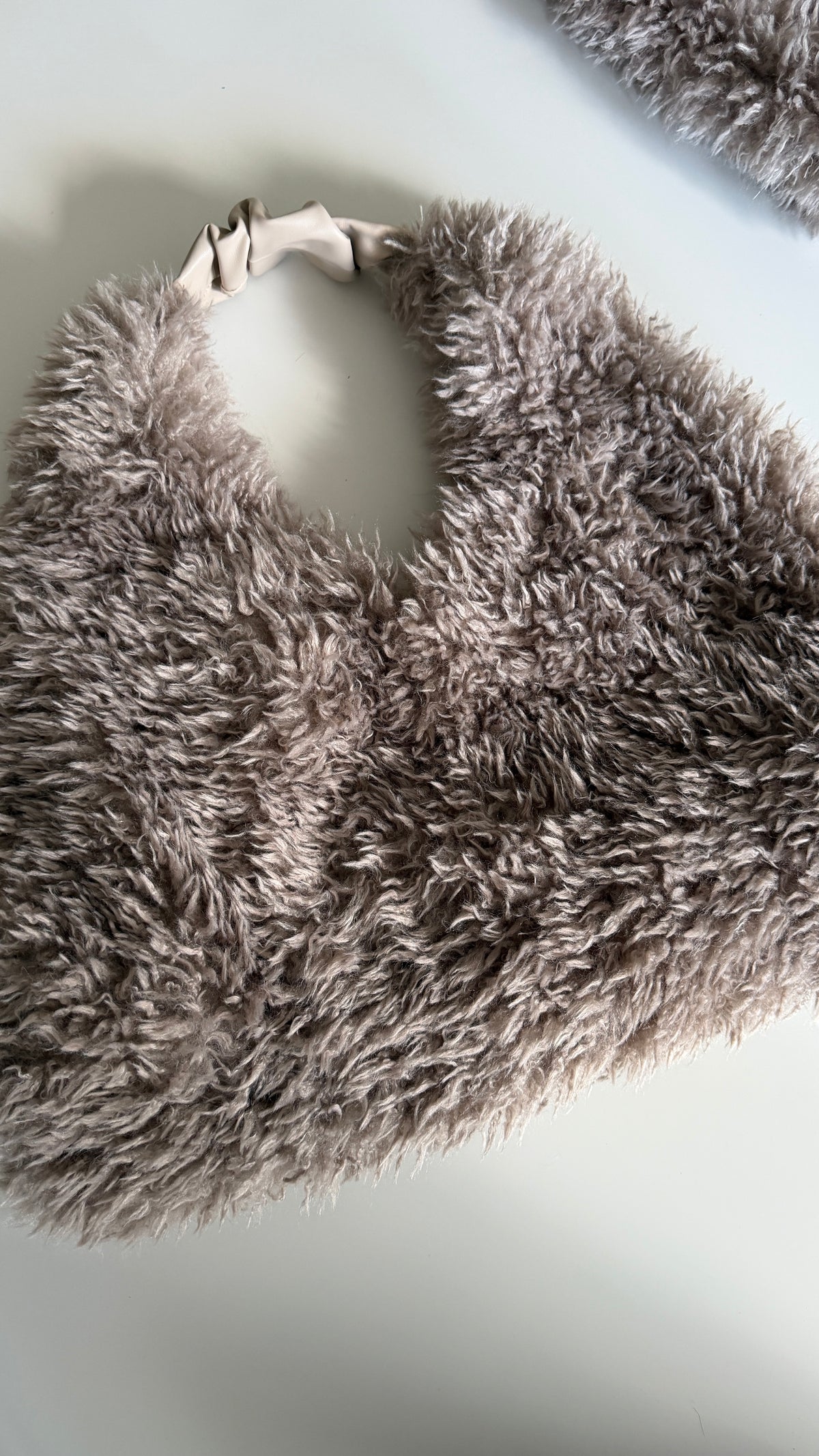 f a k e.  fur| bag