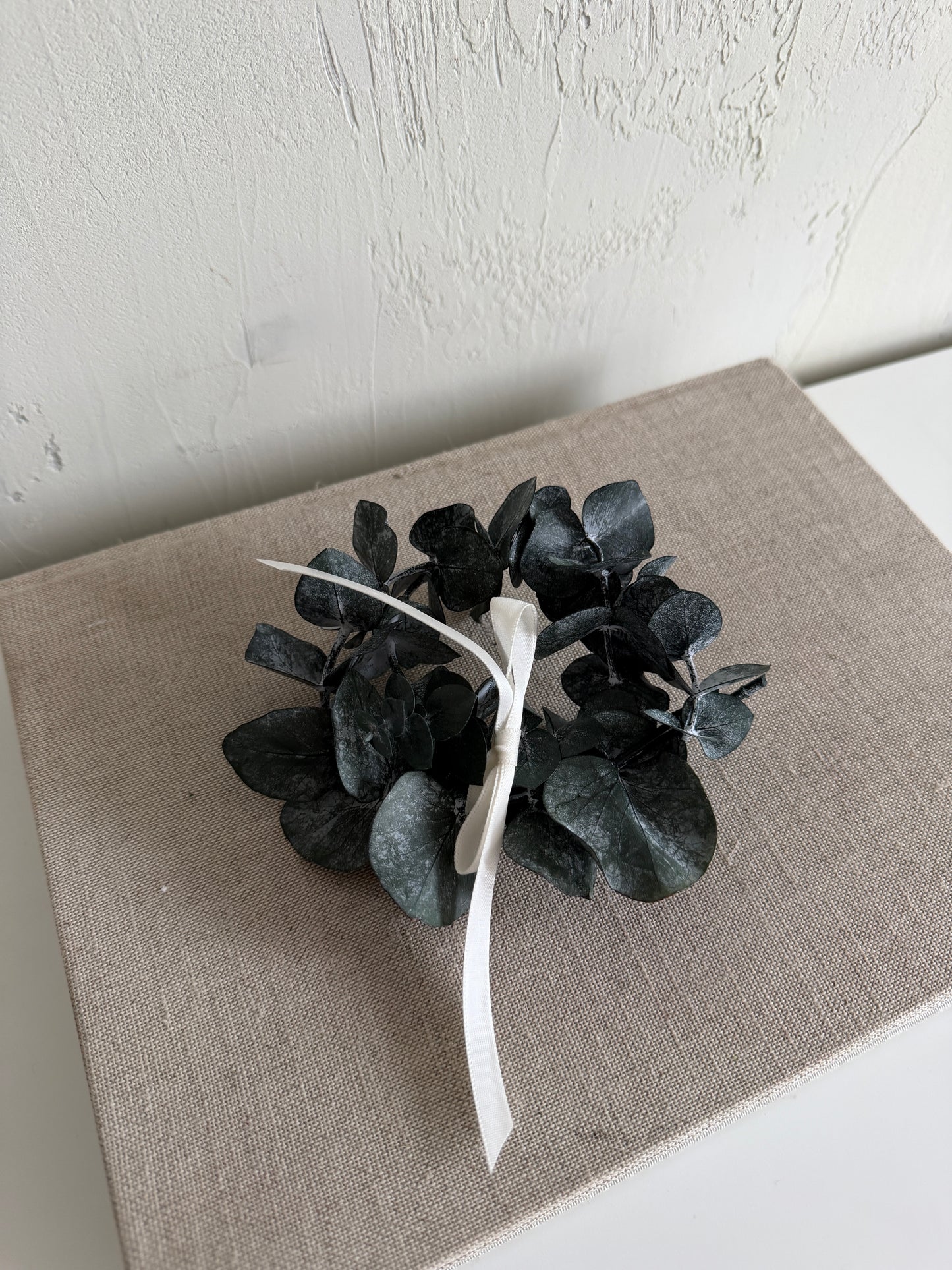 Candle plate -metal black