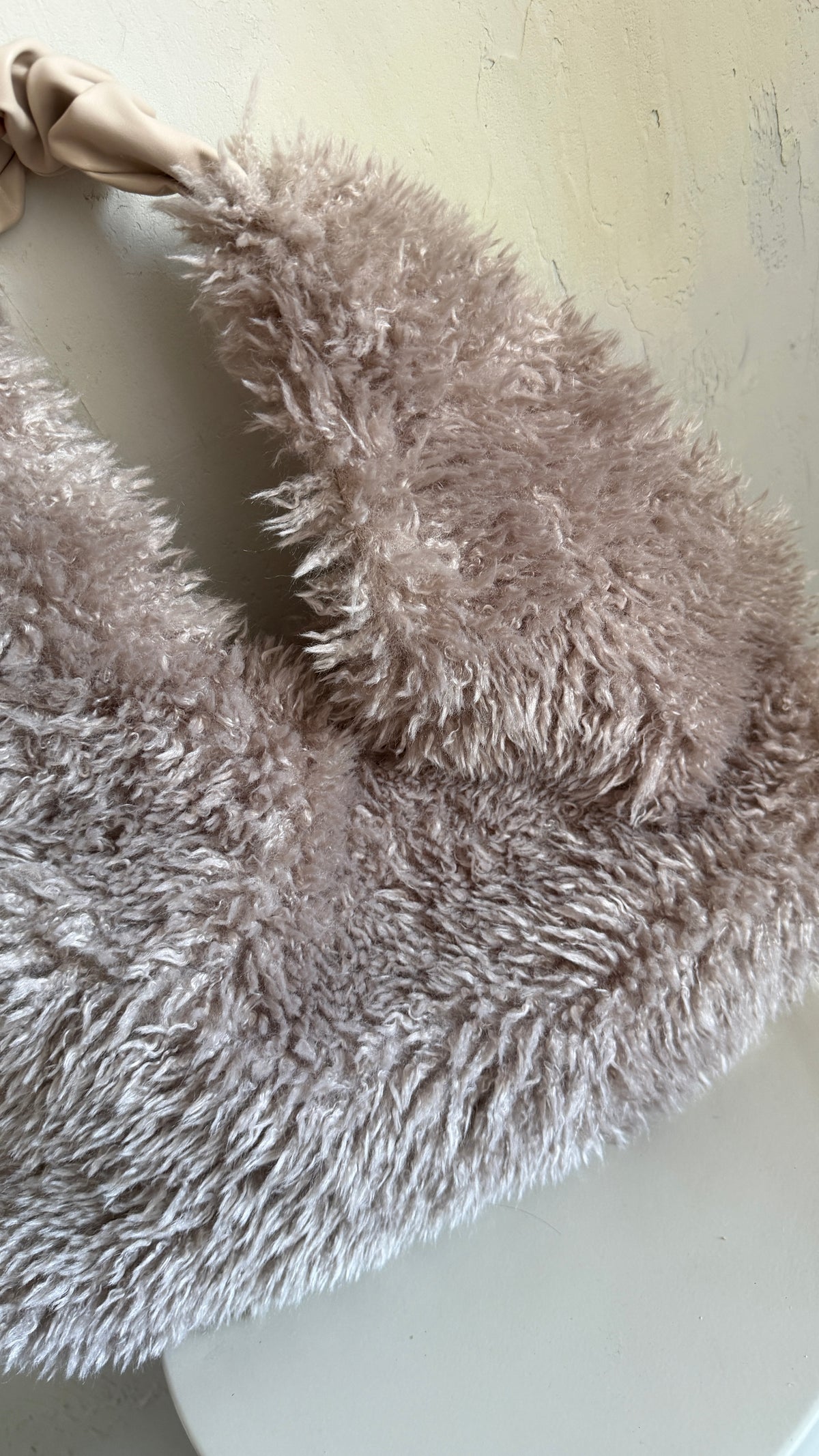 f a k e.  fur| bag