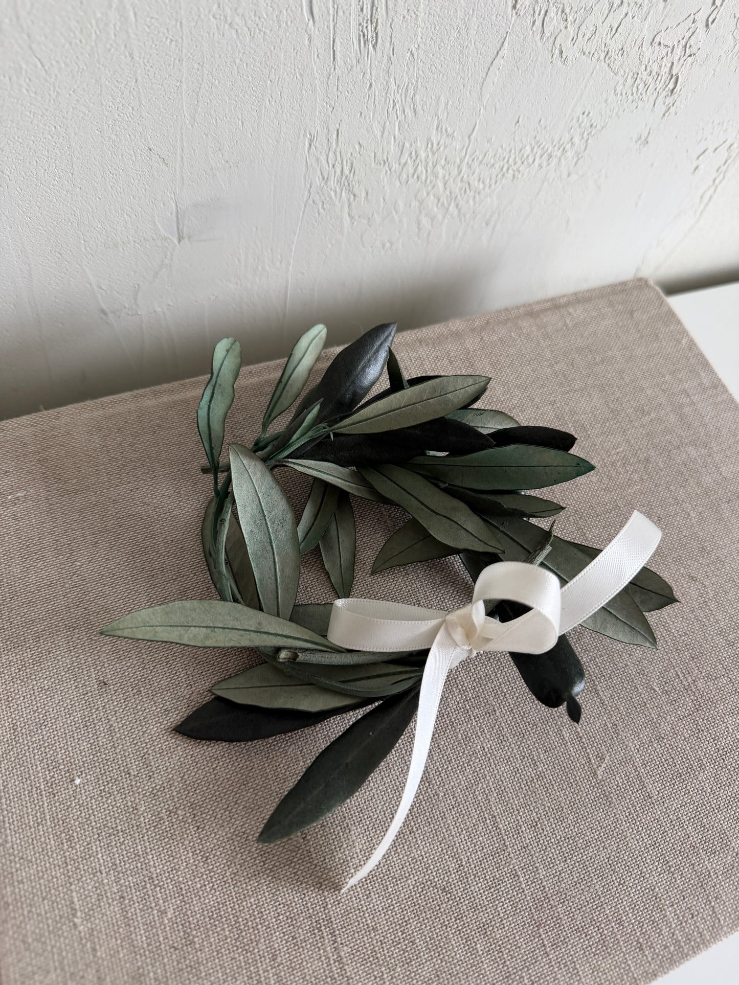 Candle plate -metal black