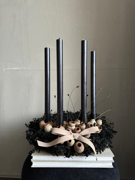 the black Advent | light