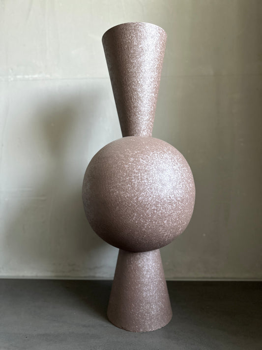 b r o w n.  vase