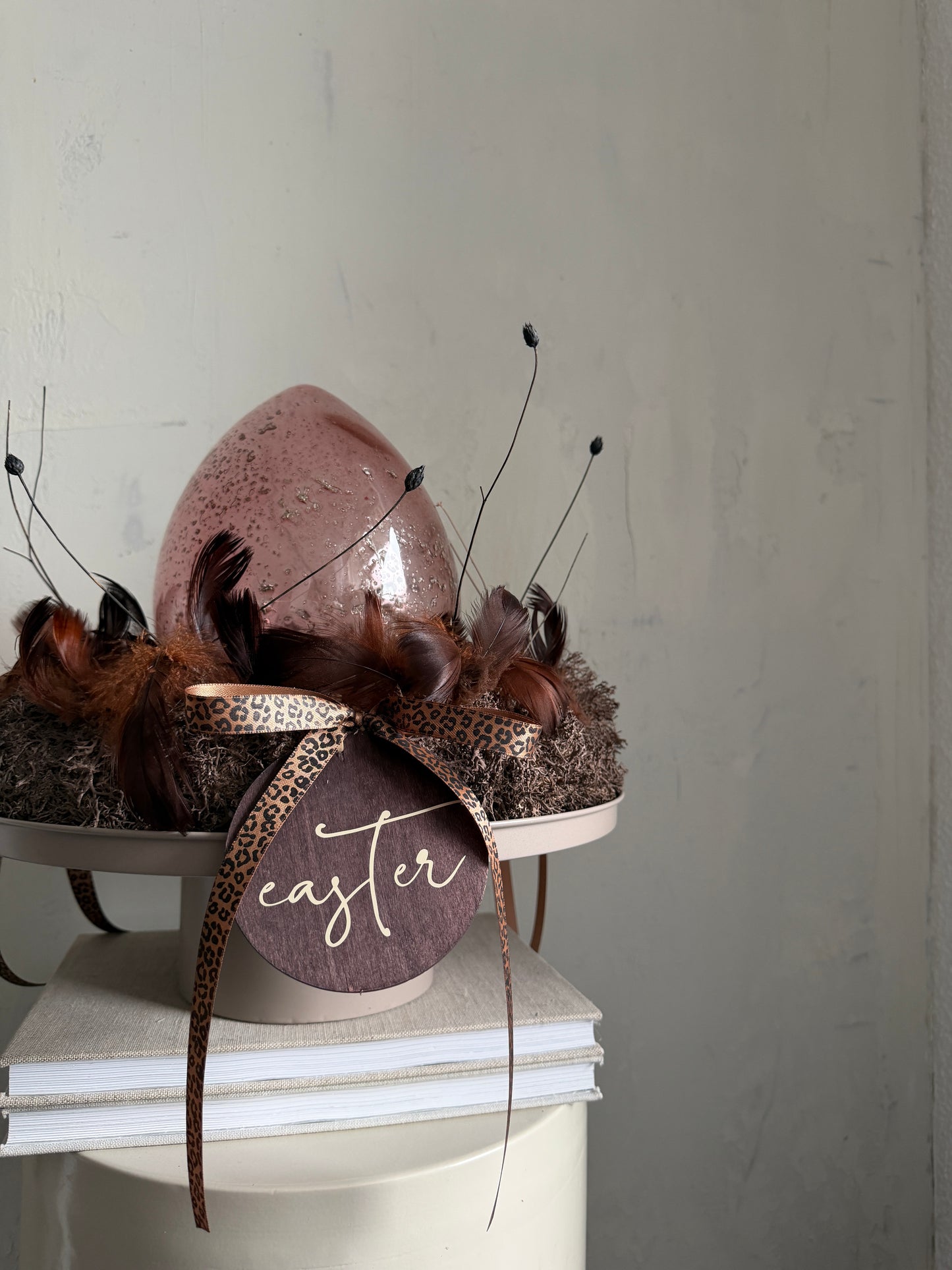 Candlestick white with dried flowers