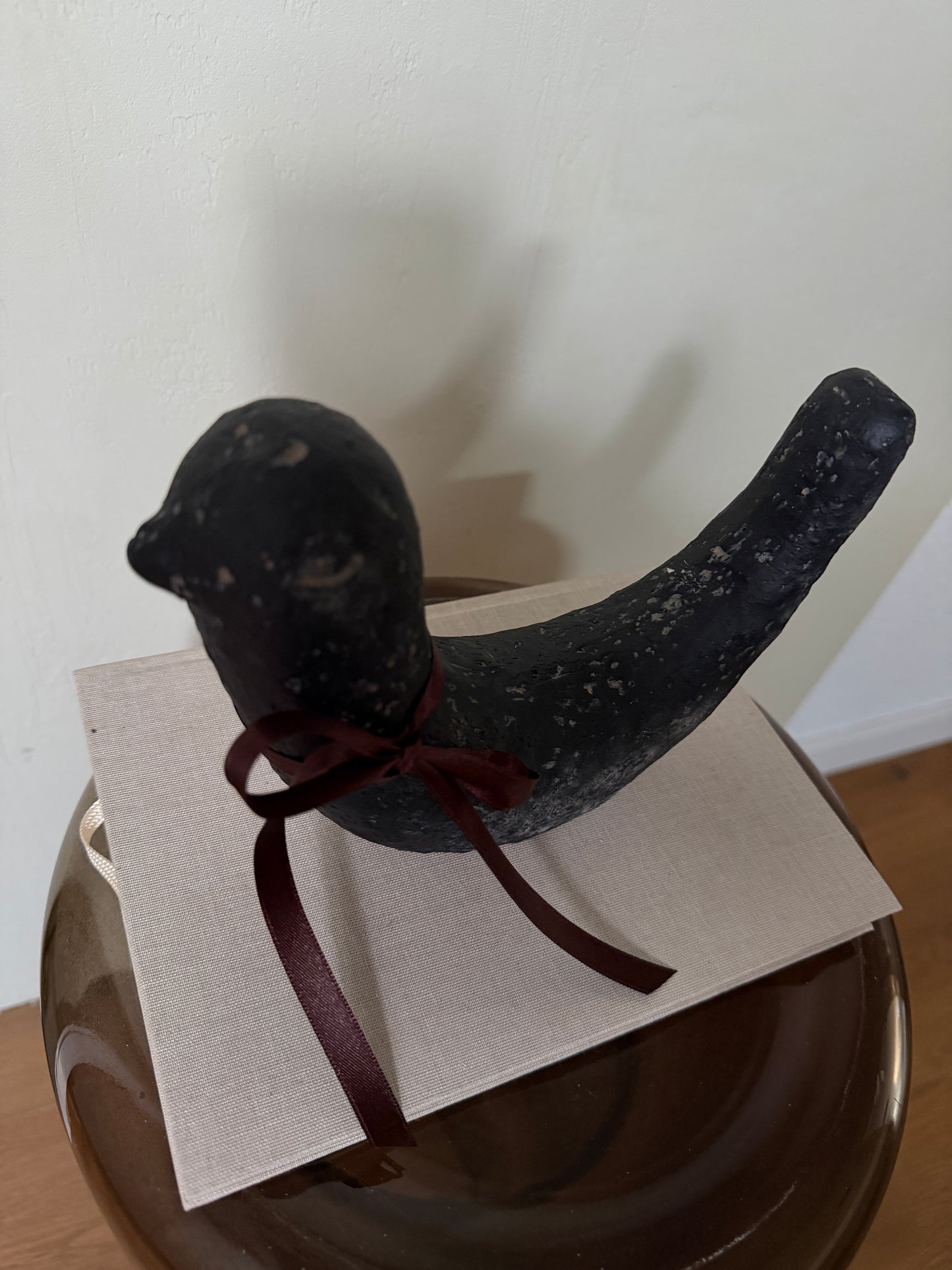 b i r d s.   black & mocha mousse