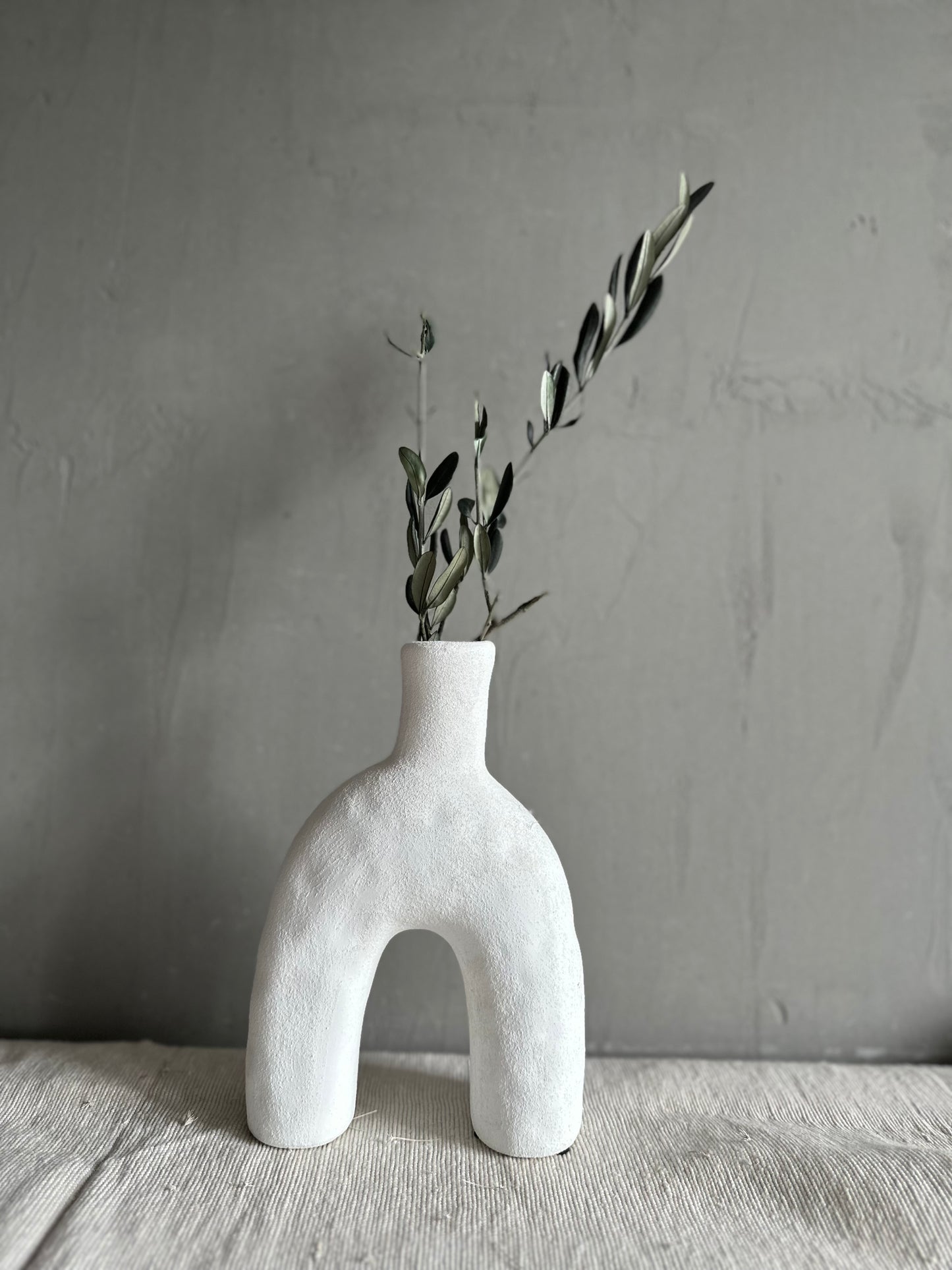 Vase -white raw