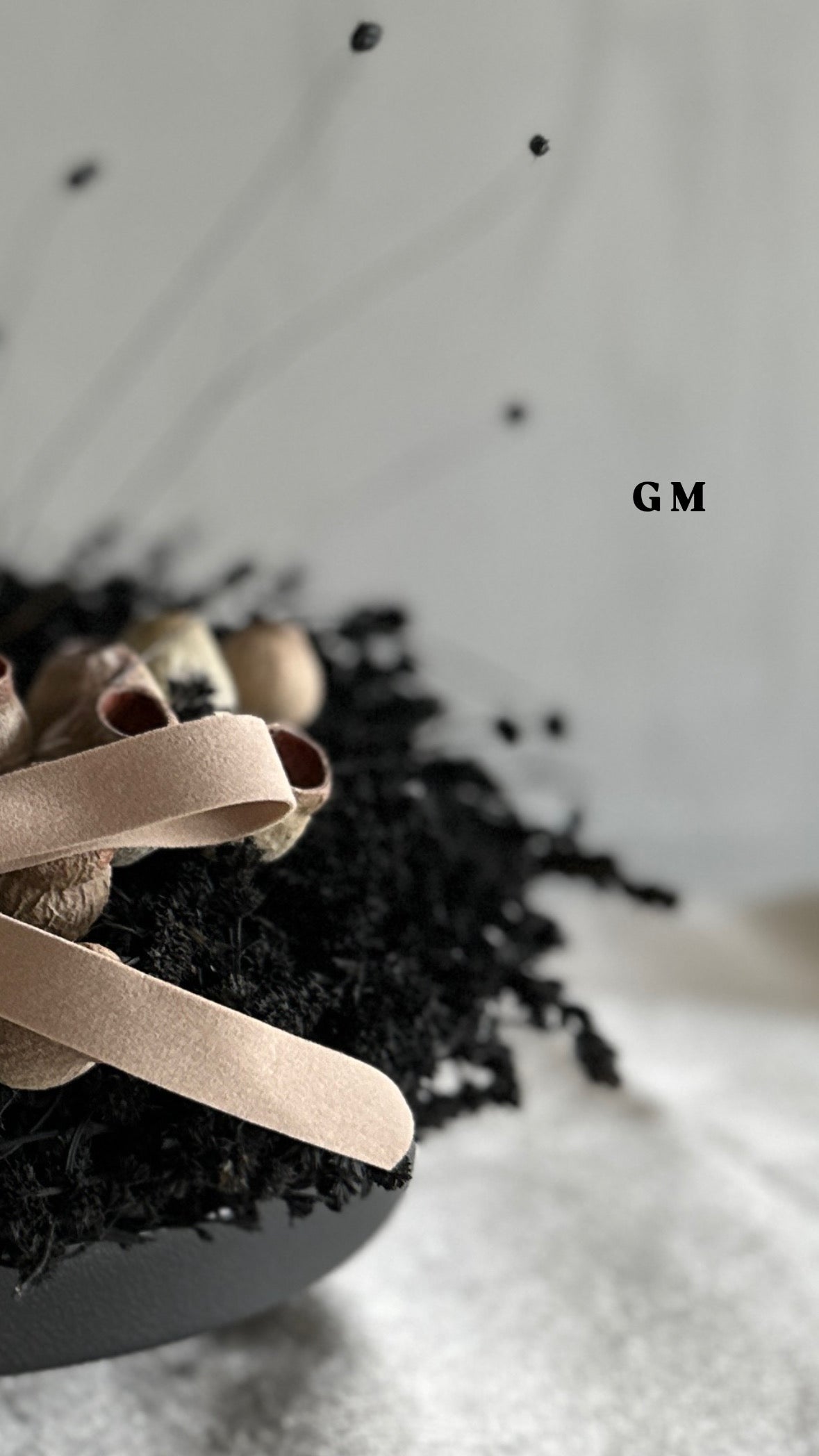 the black Advent | light