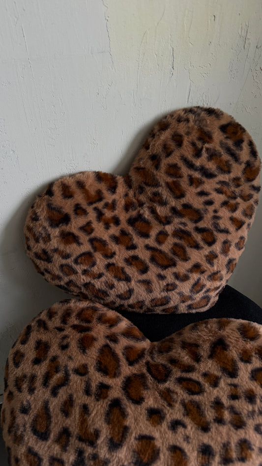 l e o | heart. Kissen
