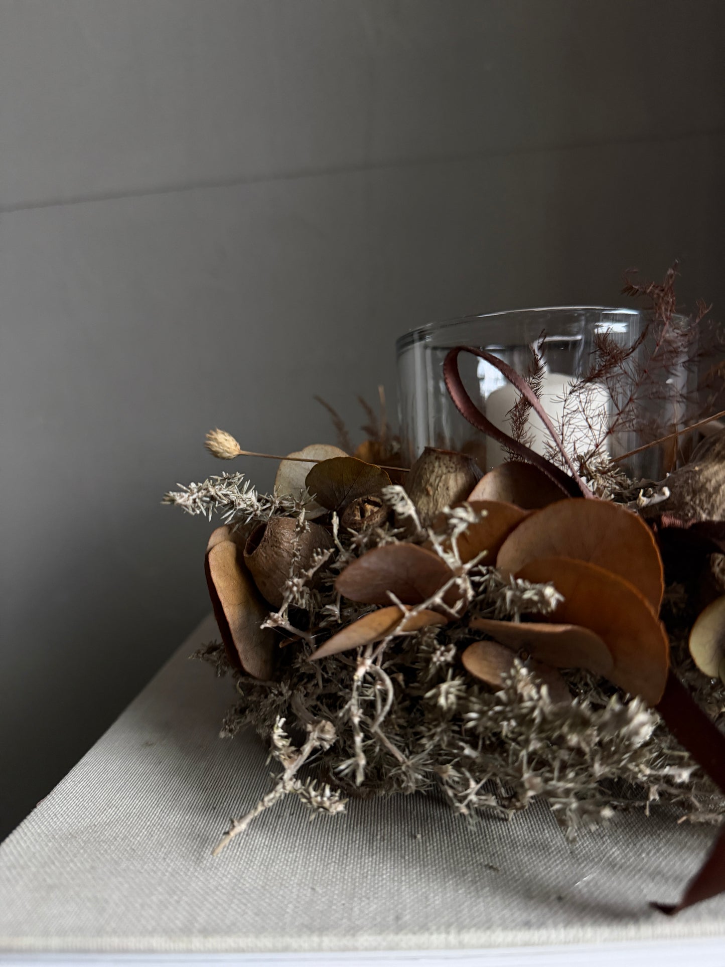 m i n i.  brown light