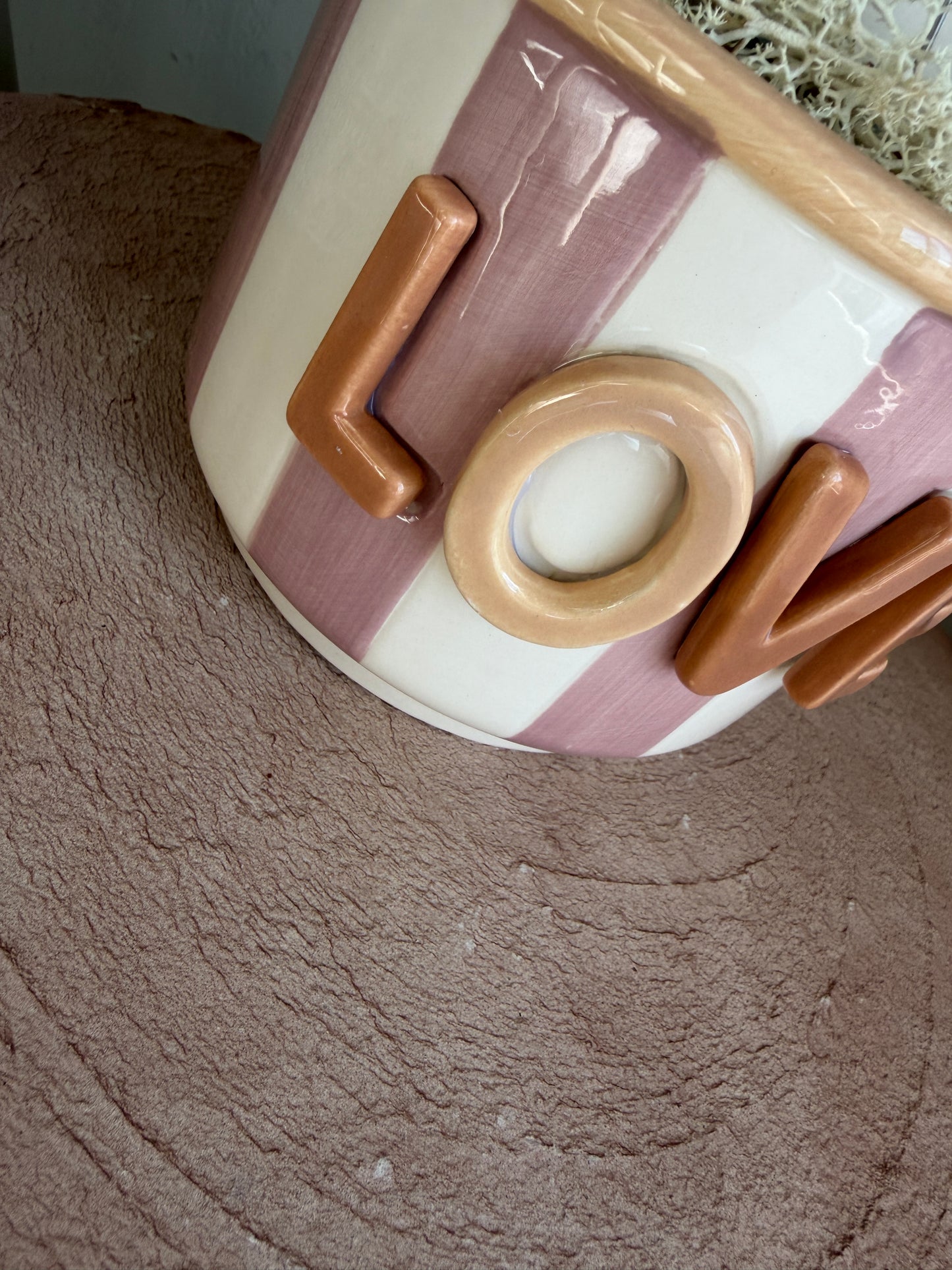 L O V E.  | light