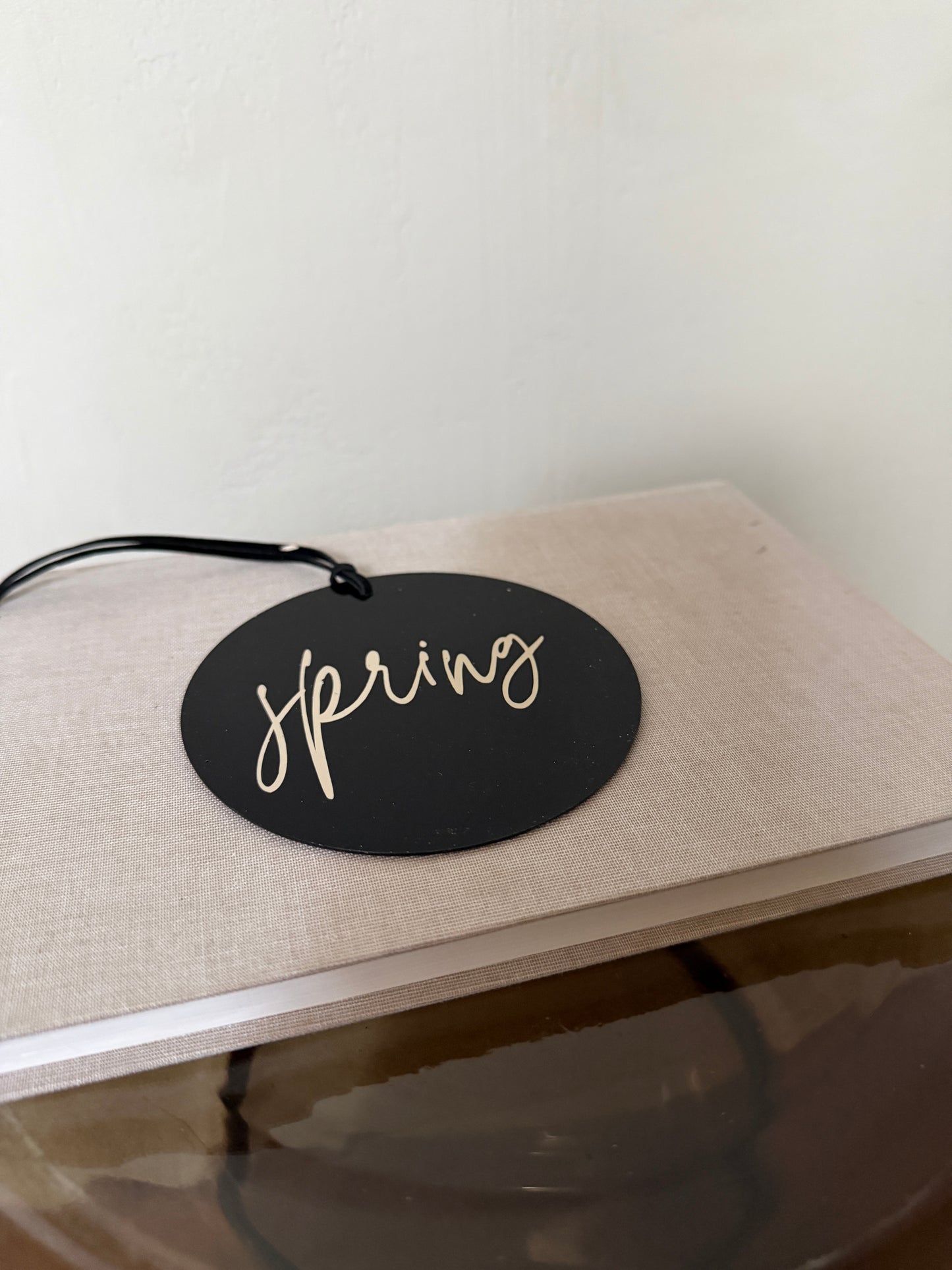 s p r i n g .   Acrylscheibe