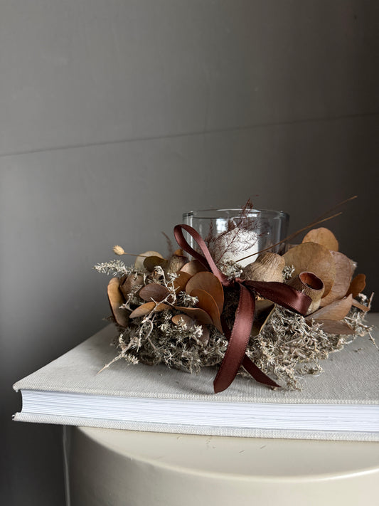 m i n i.  brown light