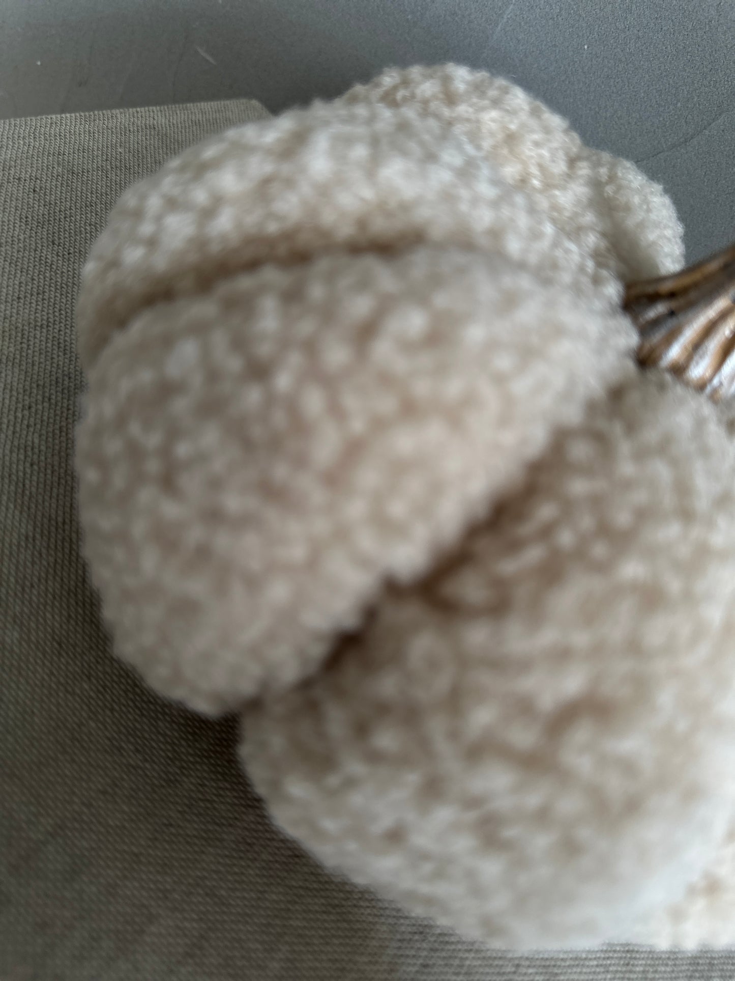 Star wooden beads -greige