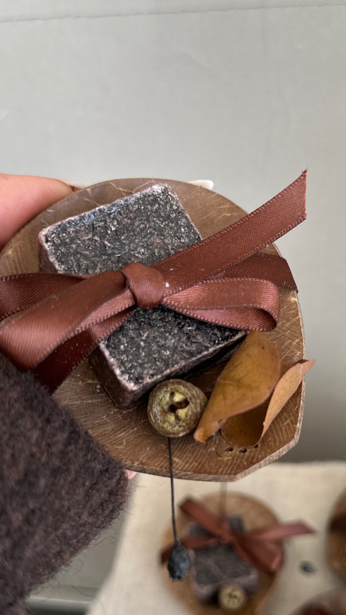 b r o w n. -scent Set