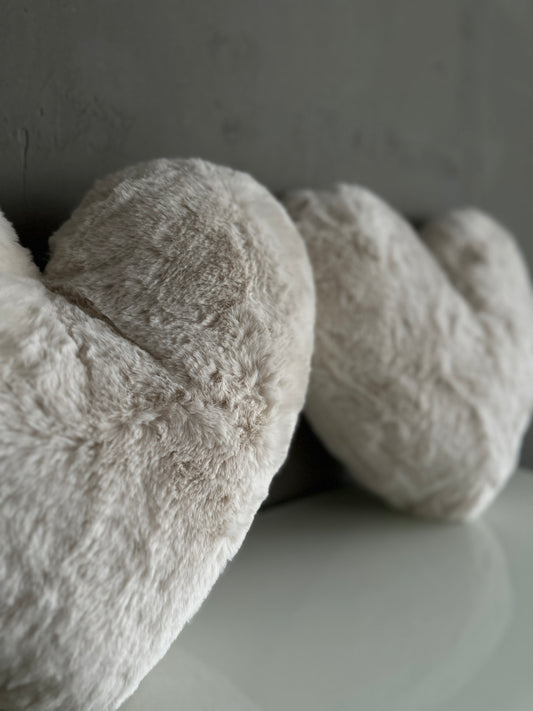 h e a r t.   Kissen | fake fur