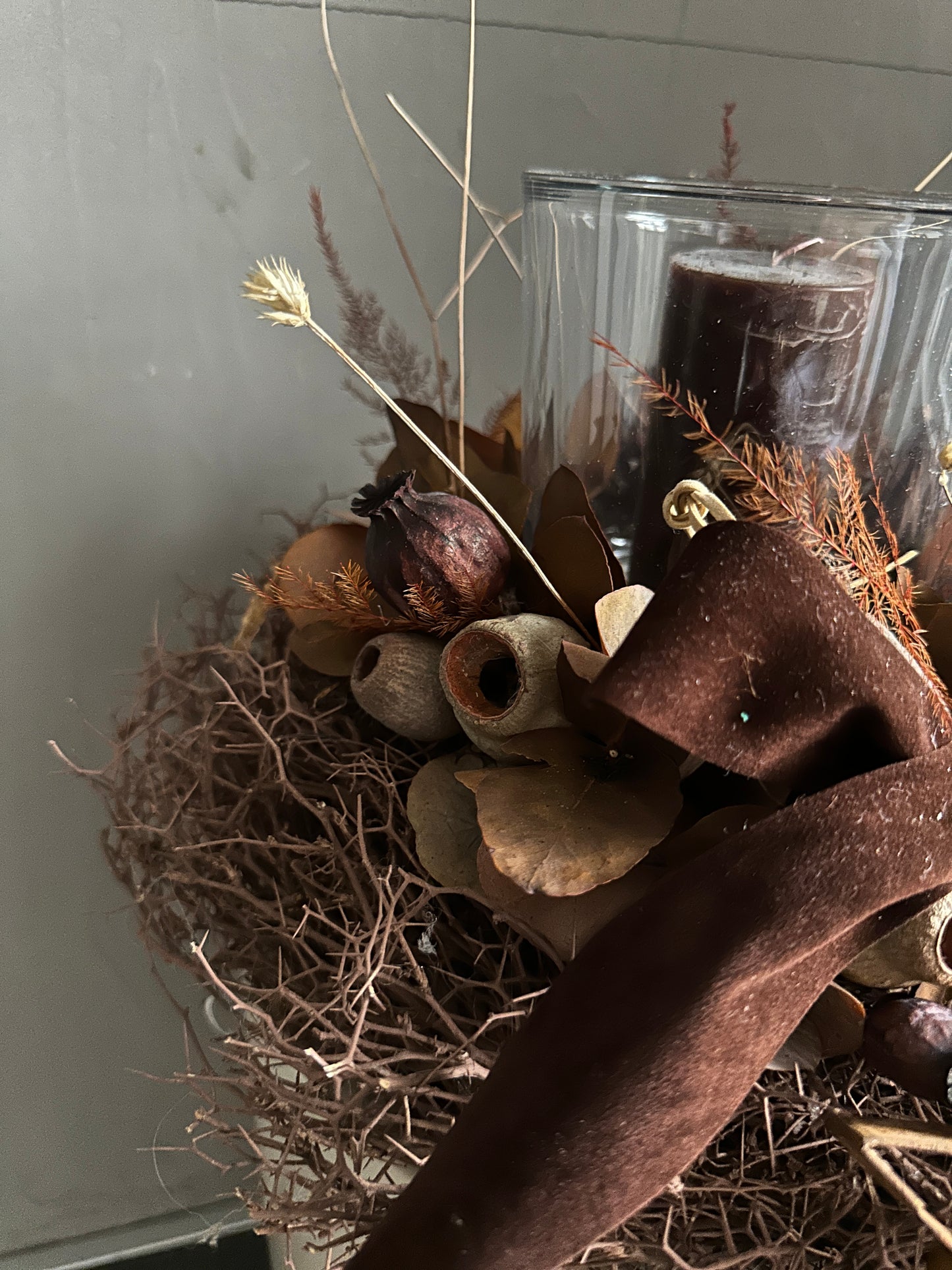 b r o w n. Advent- light