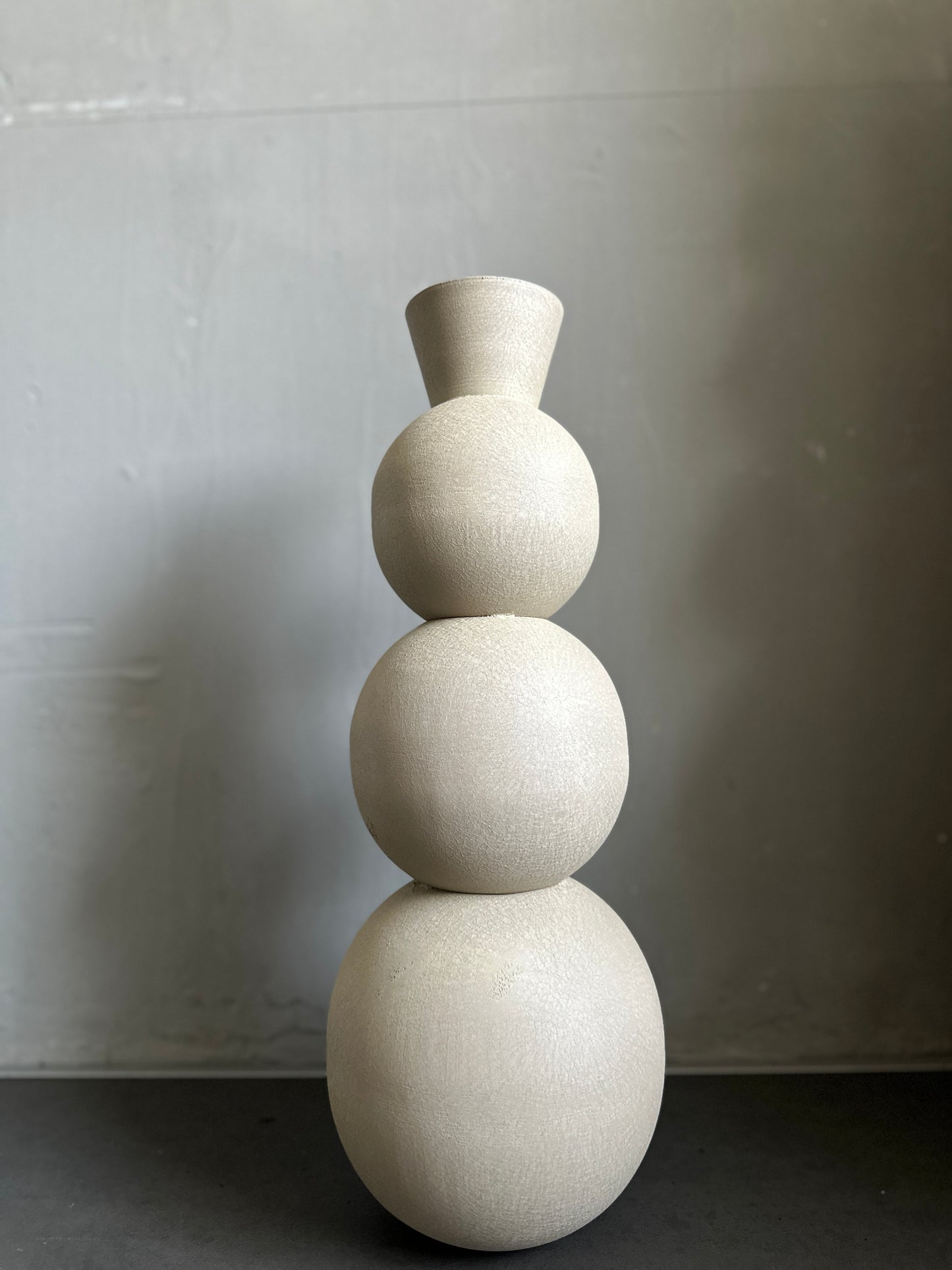 b a l l s.  vase