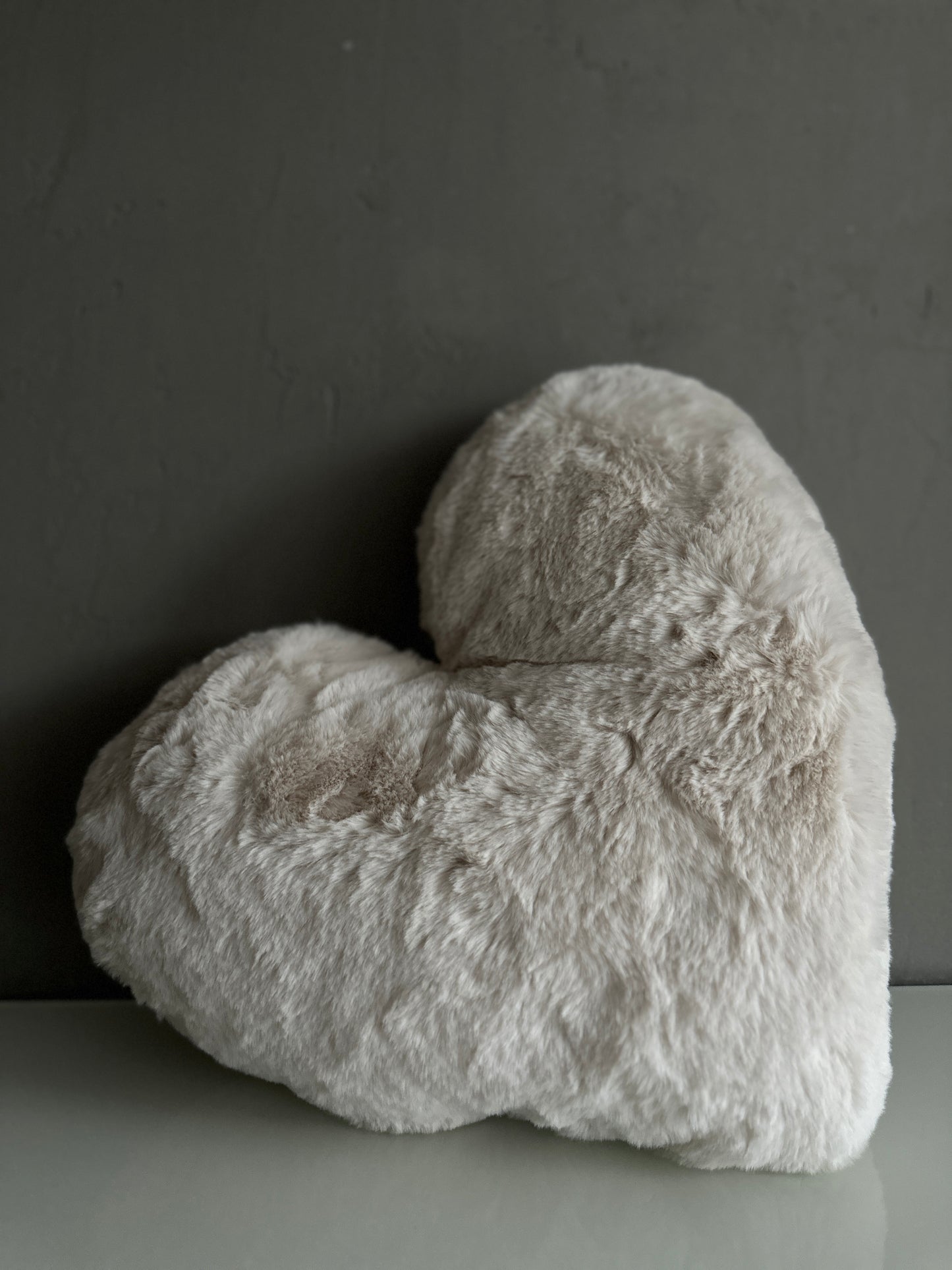 h e a r t.   Kissen | fake fur