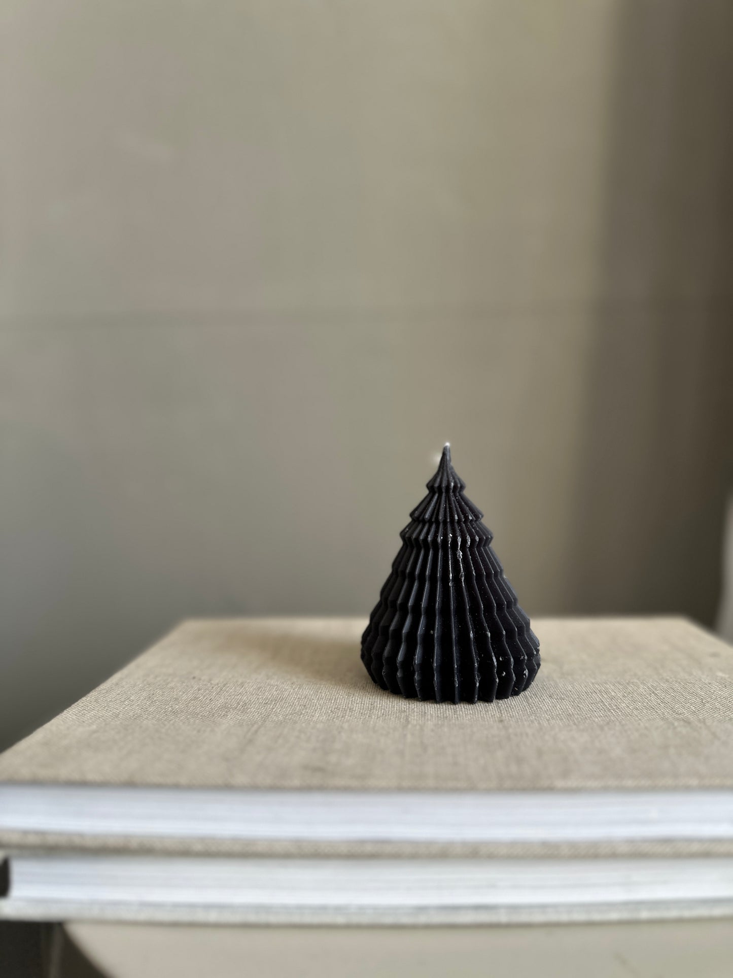 c h r i s t m a s.  tree