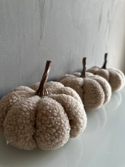 Star wooden beads -greige