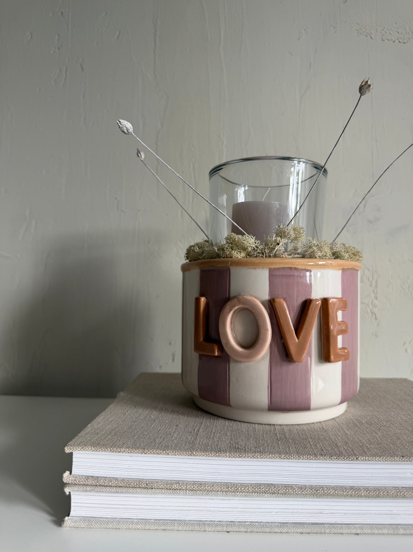 L O V E.  | light