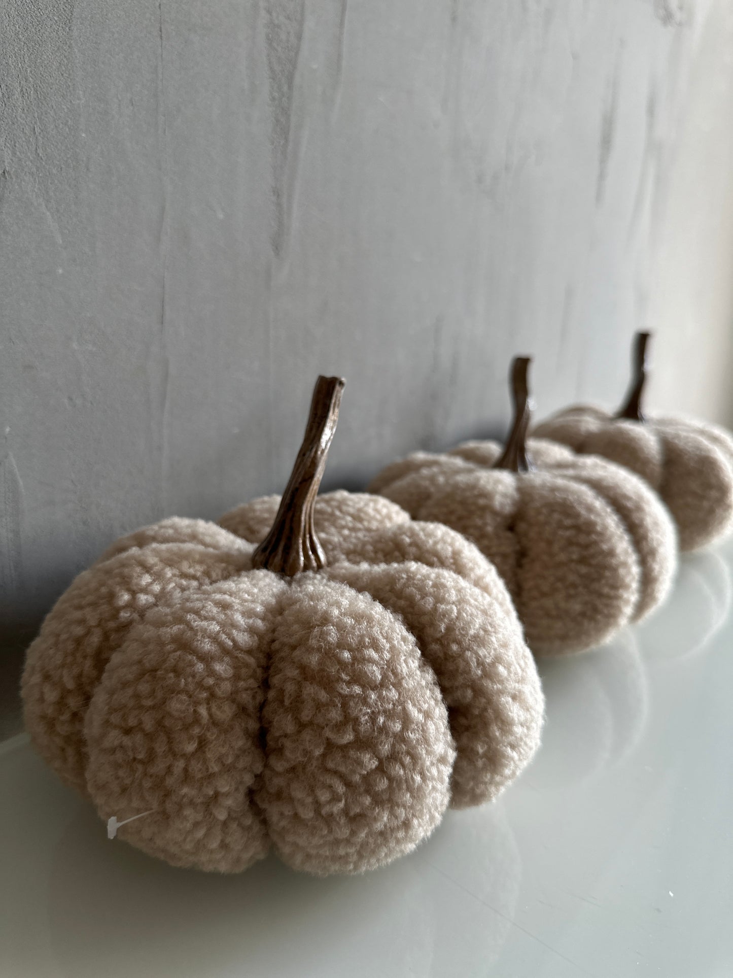 Star wooden beads -greige