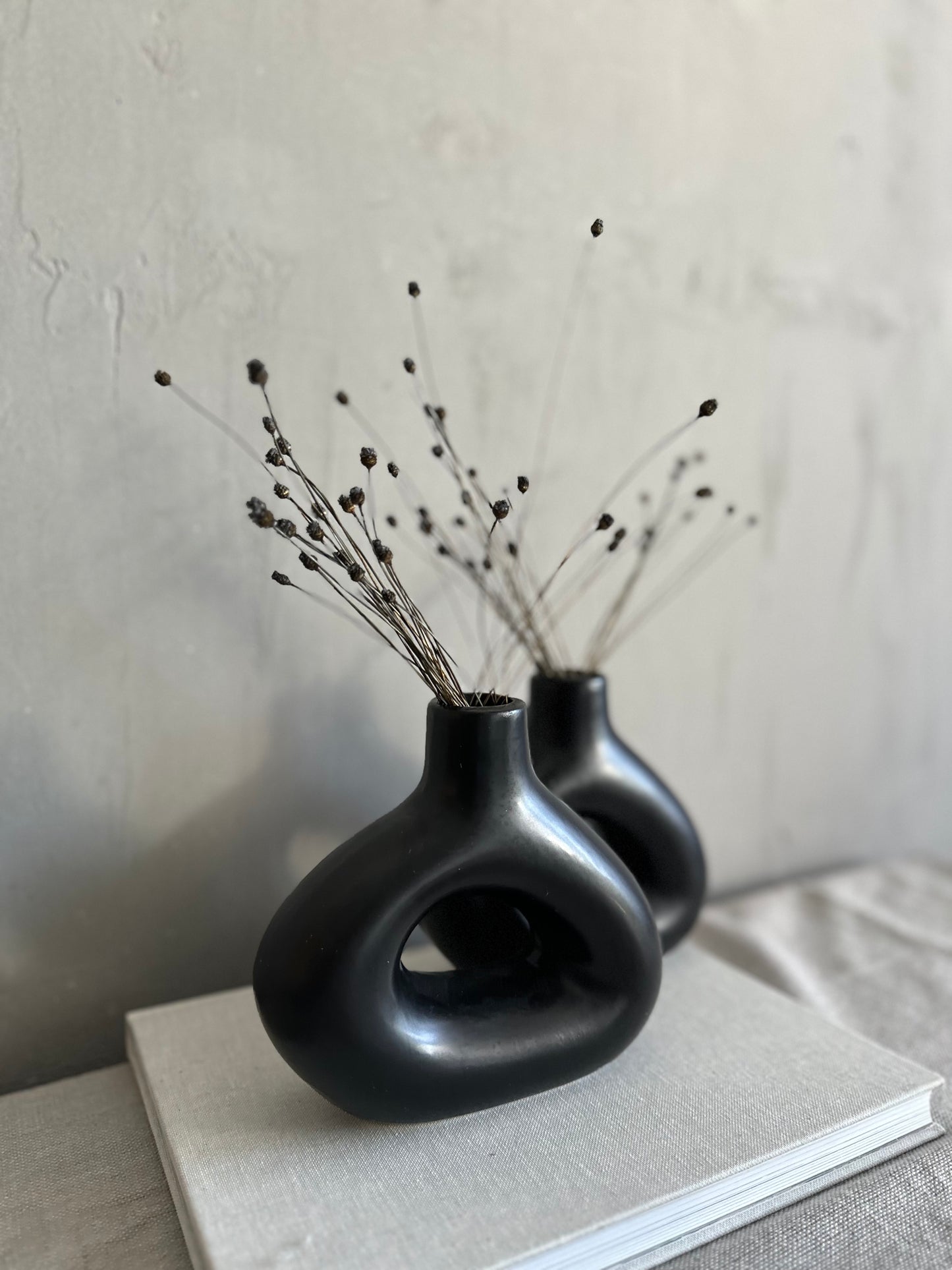 Vase -black & flowers