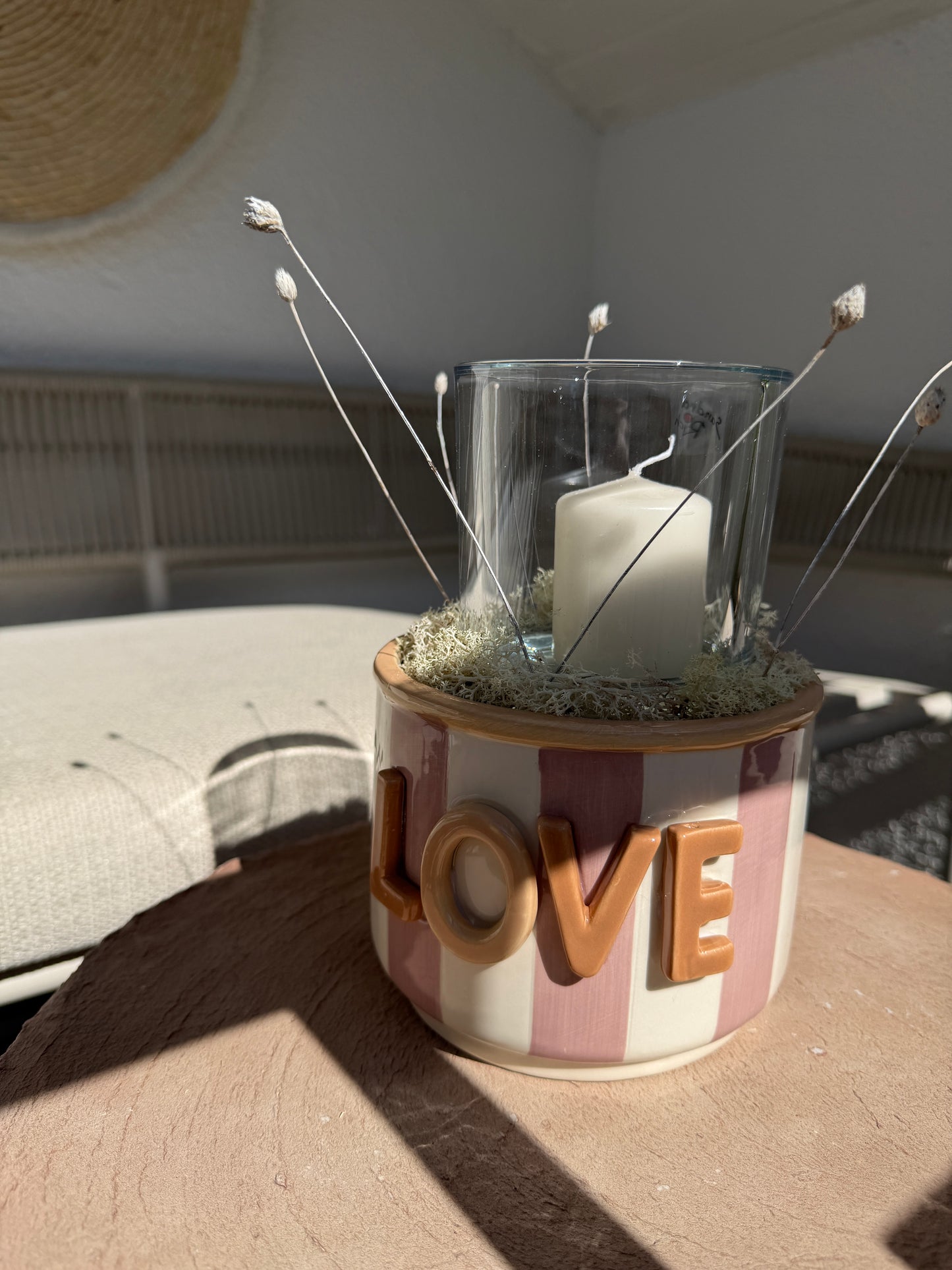 L O V E.  | light