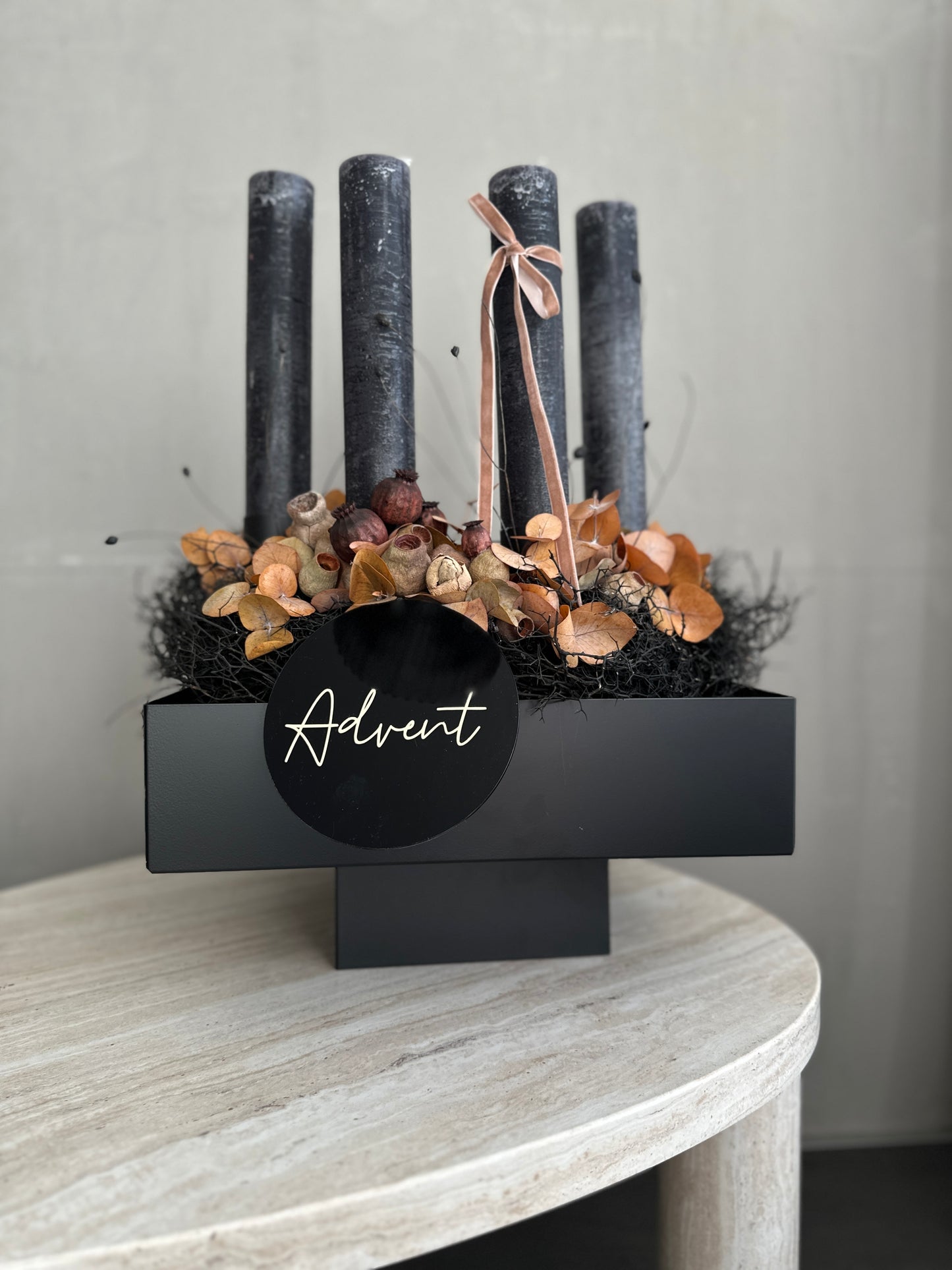 SET. a d v e n t -all black