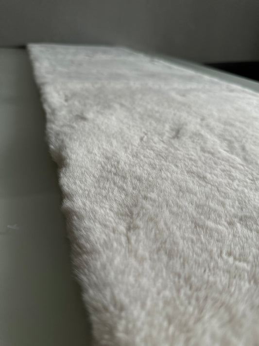 fake fur. -Tischläufer